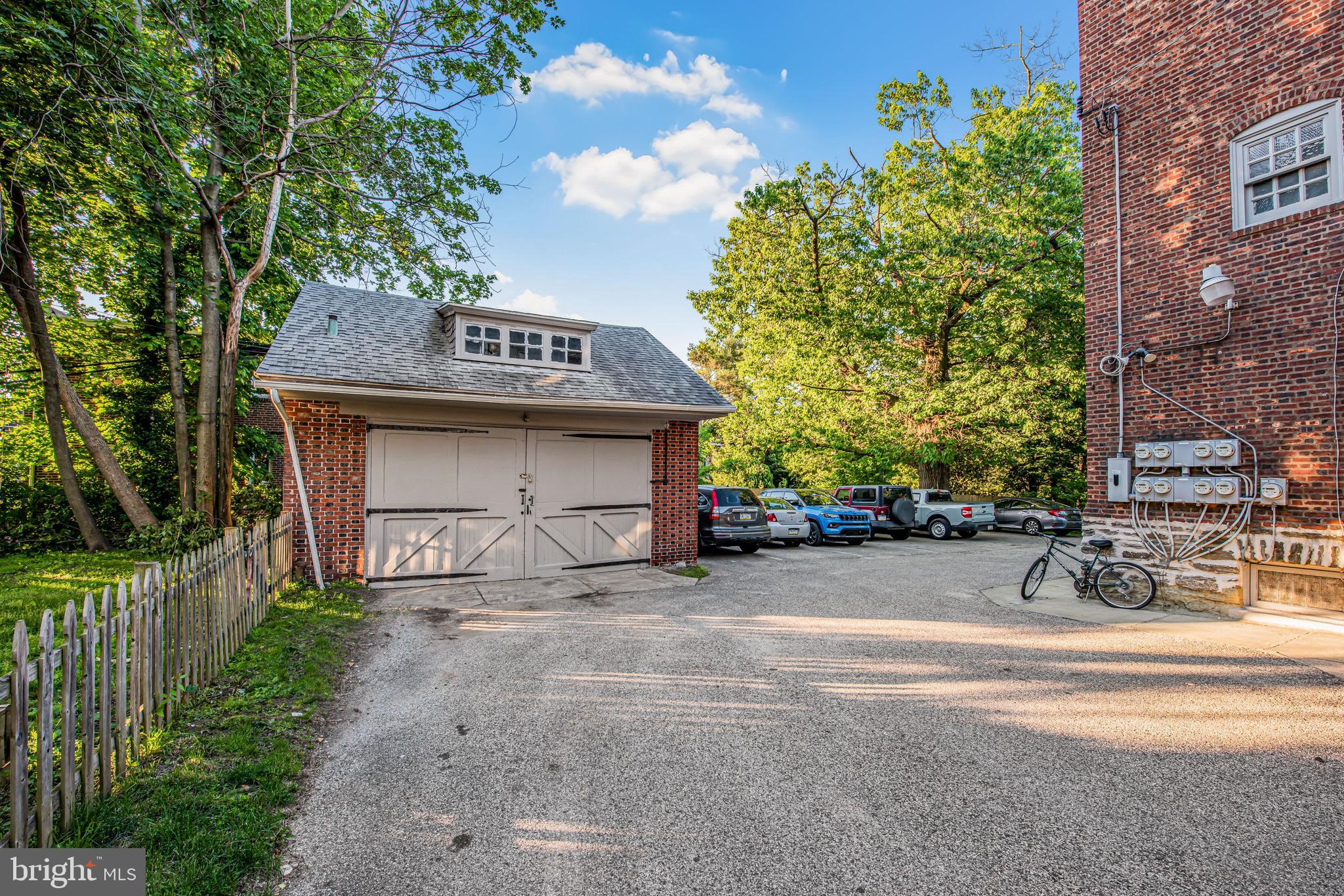 GERMANTOWN - Commercial Sale