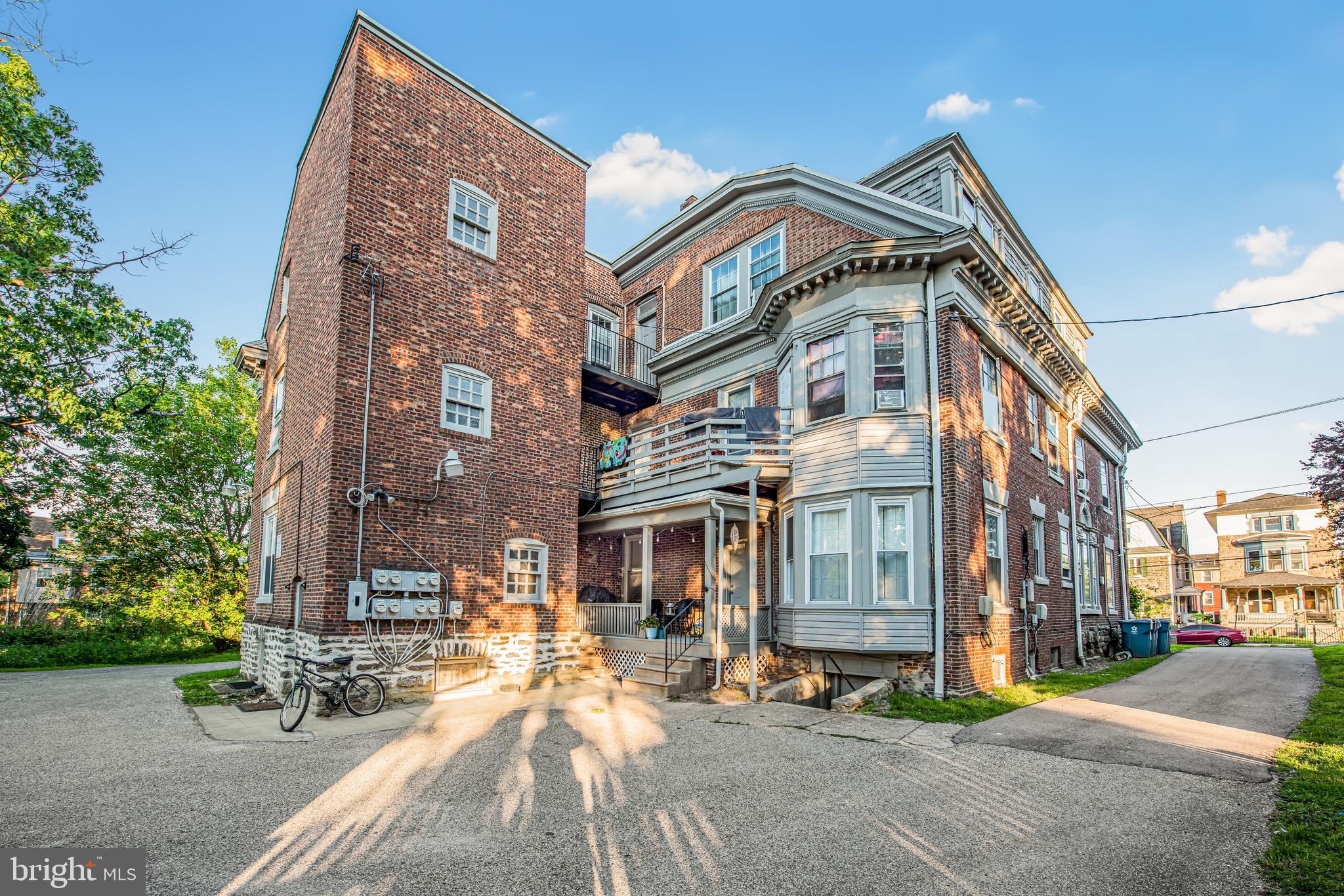 GERMANTOWN - Commercial Sale