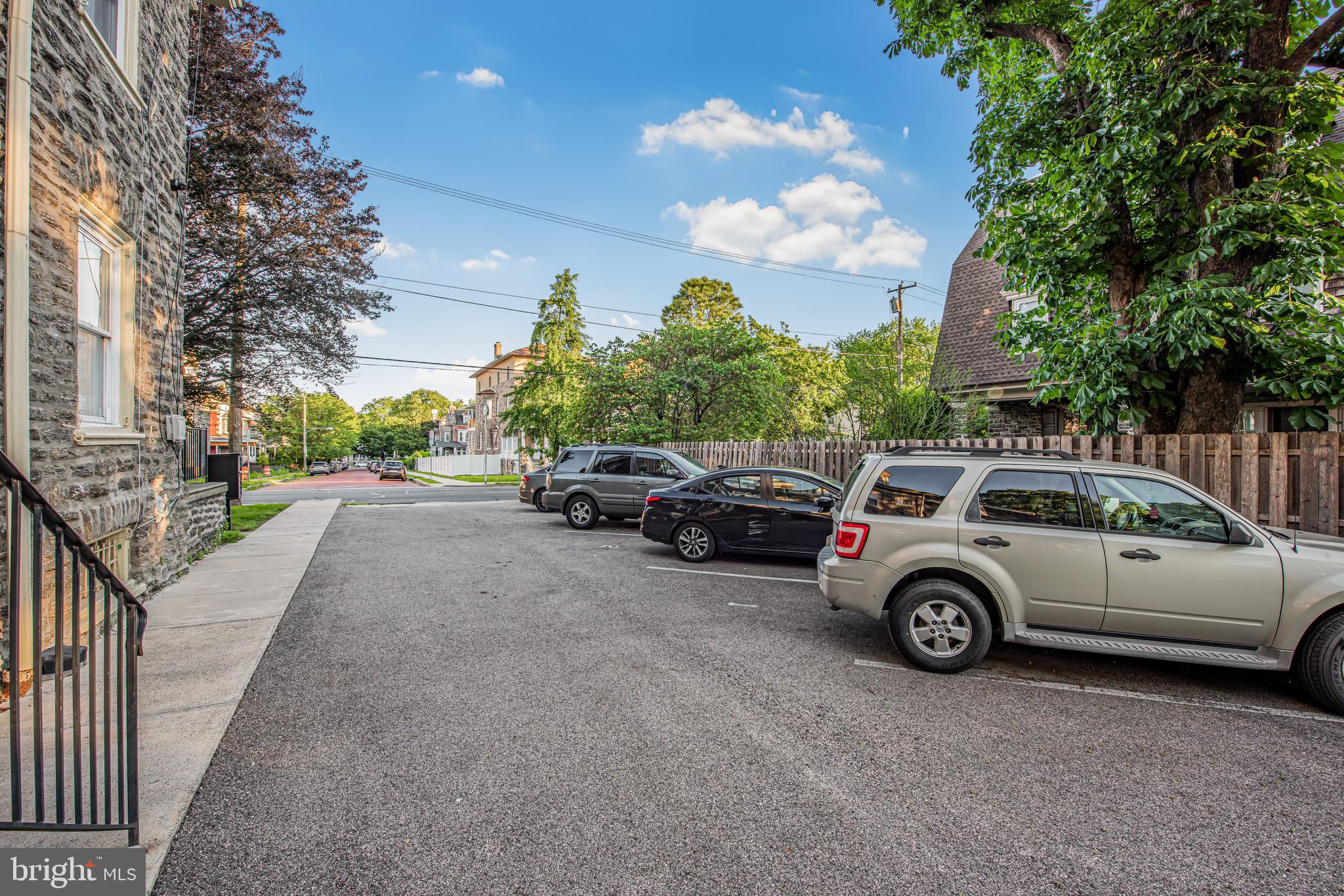 GERMANTOWN - Commercial Sale