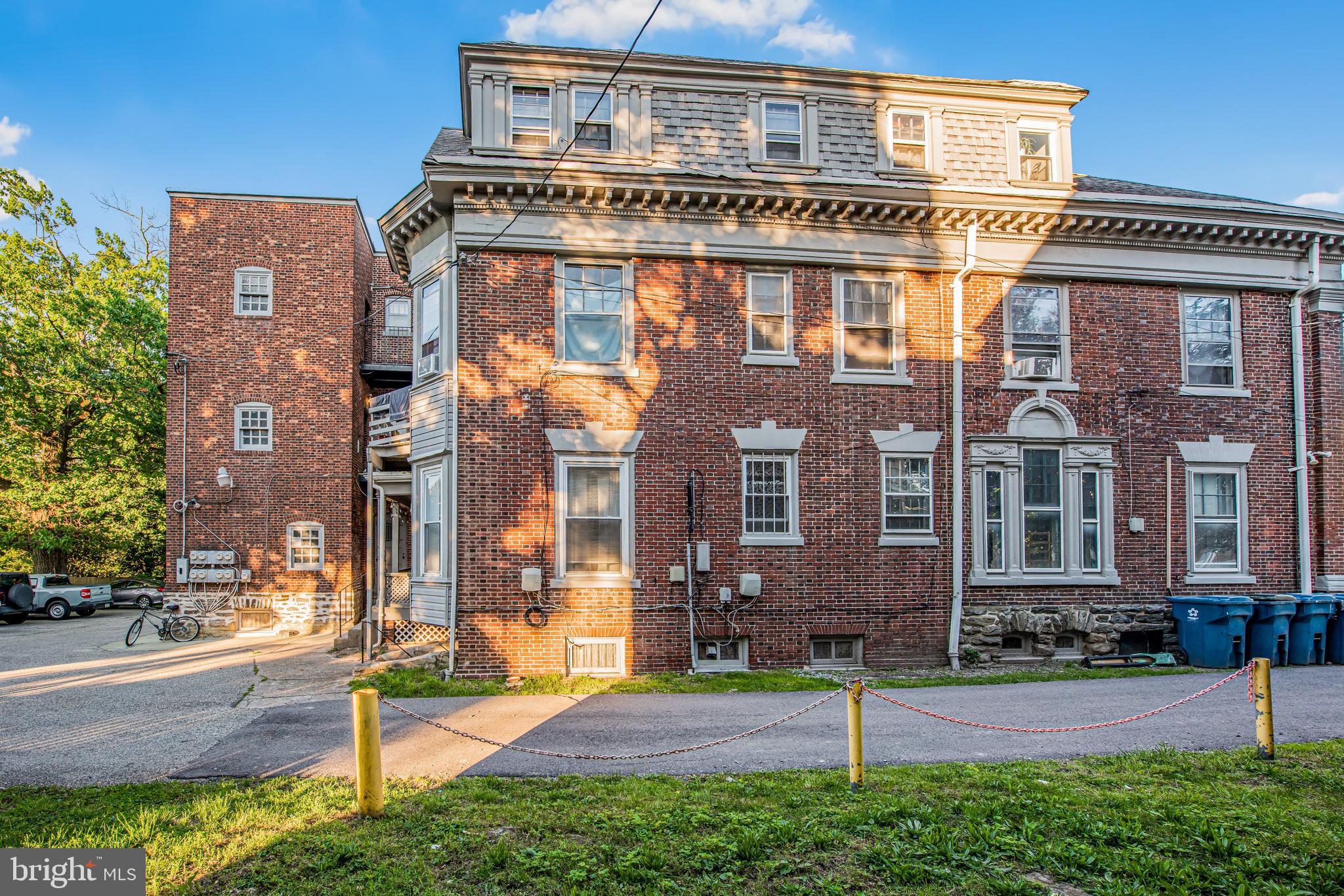 GERMANTOWN - Commercial Sale