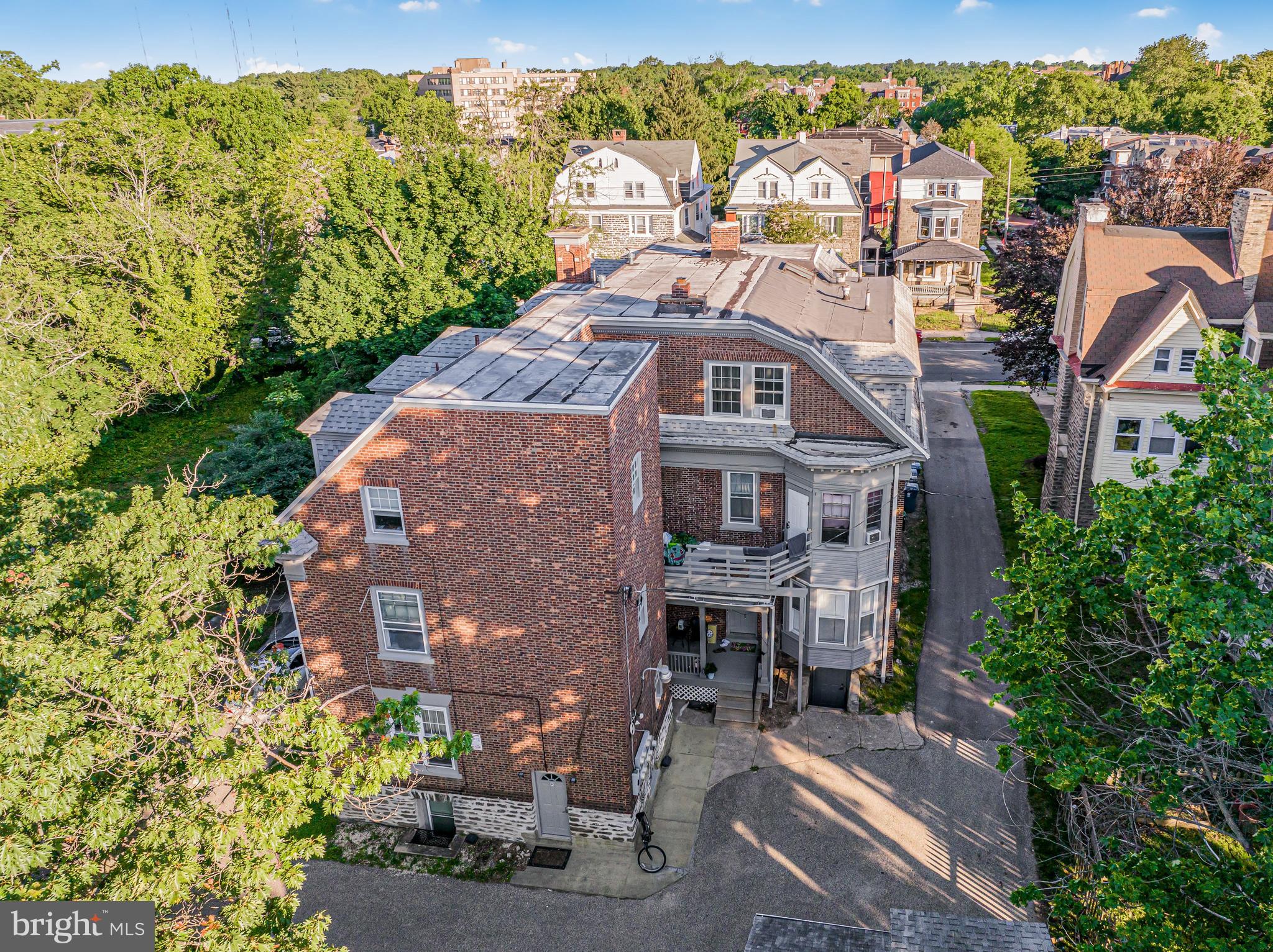 GERMANTOWN - Commercial Sale