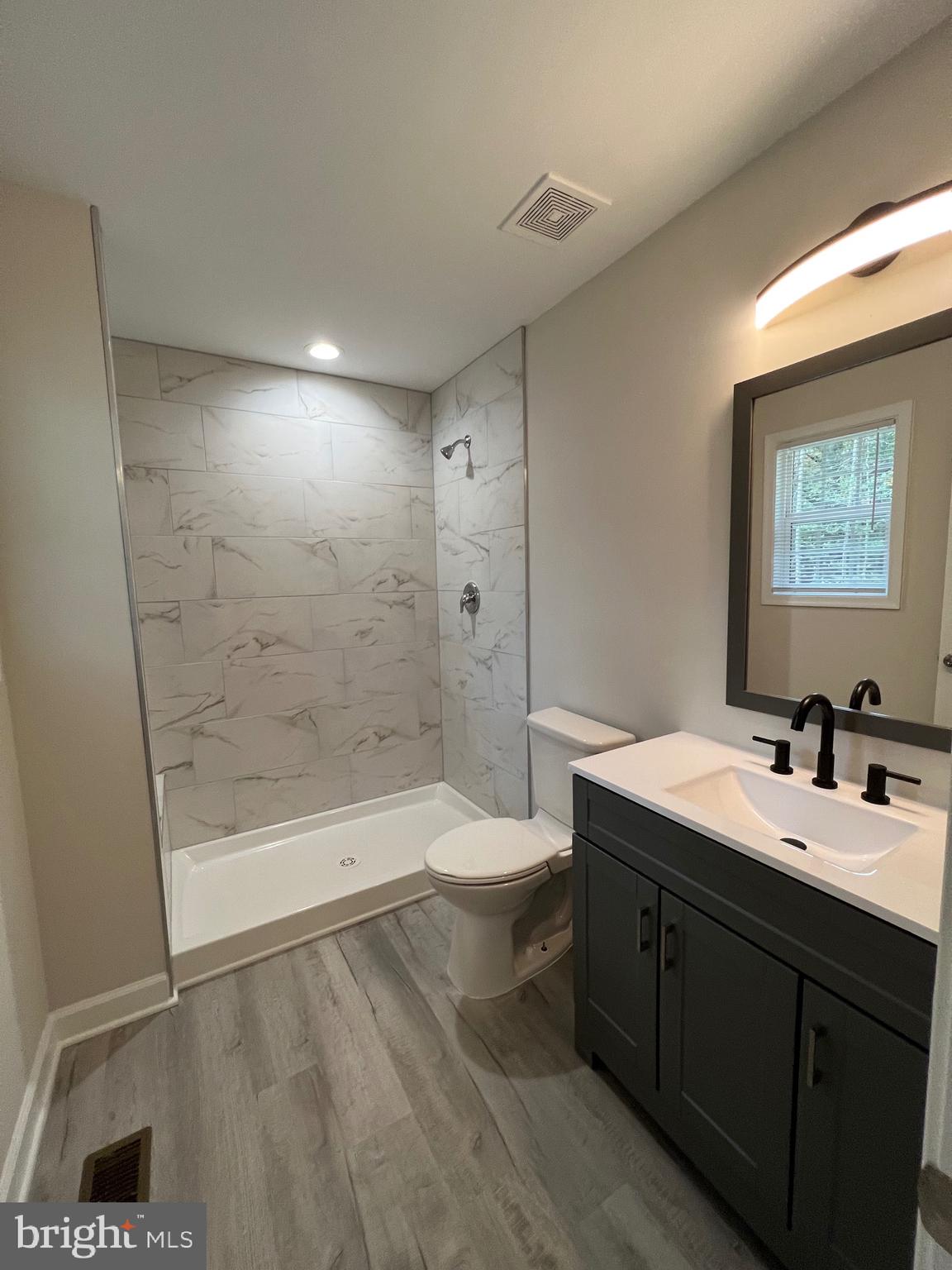 GLEBE HARBOR - Residential