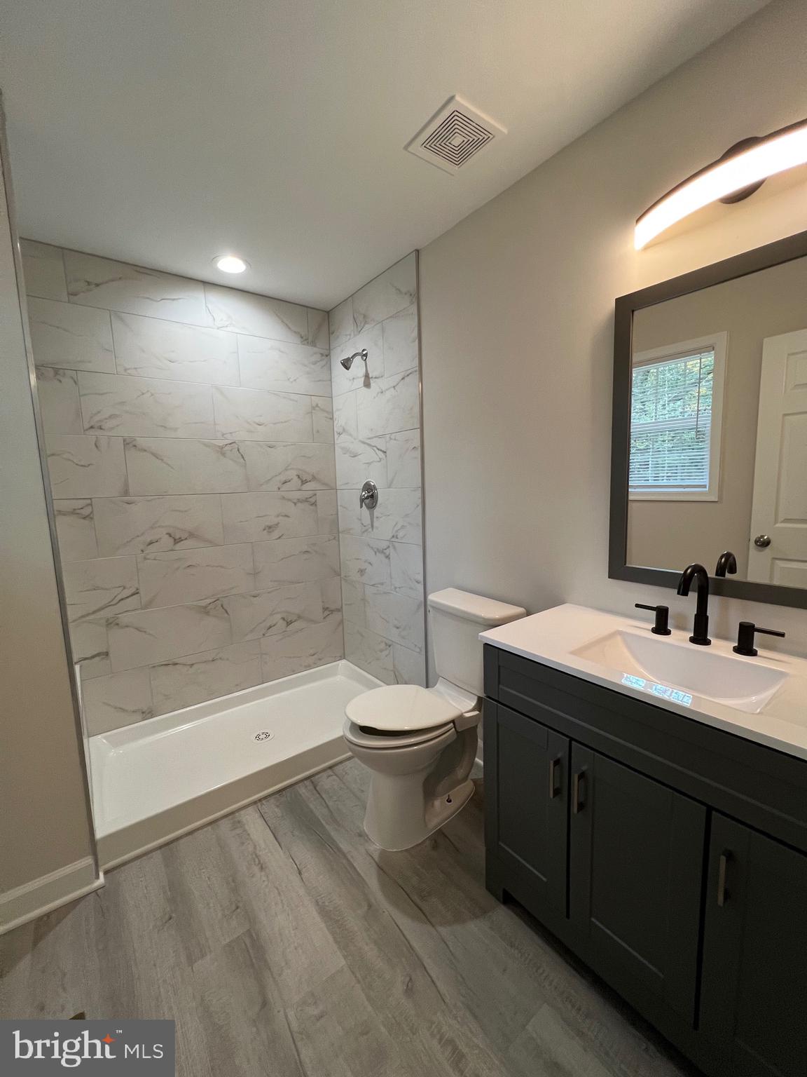 GLEBE HARBOR - Residential