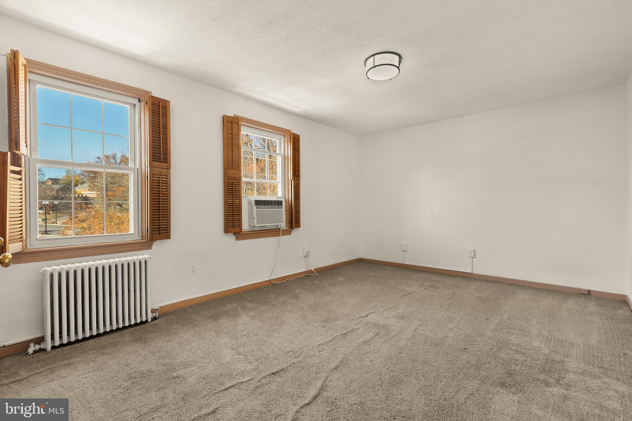 FREDERICK COURTS - Residential