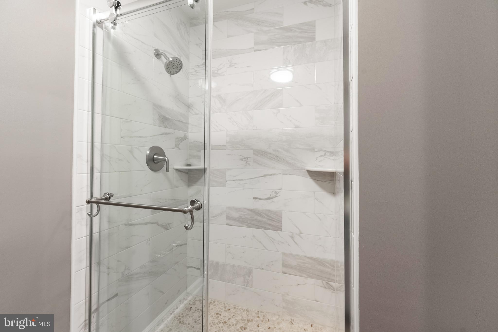 CENTRE VILLAGE - Residential Lease