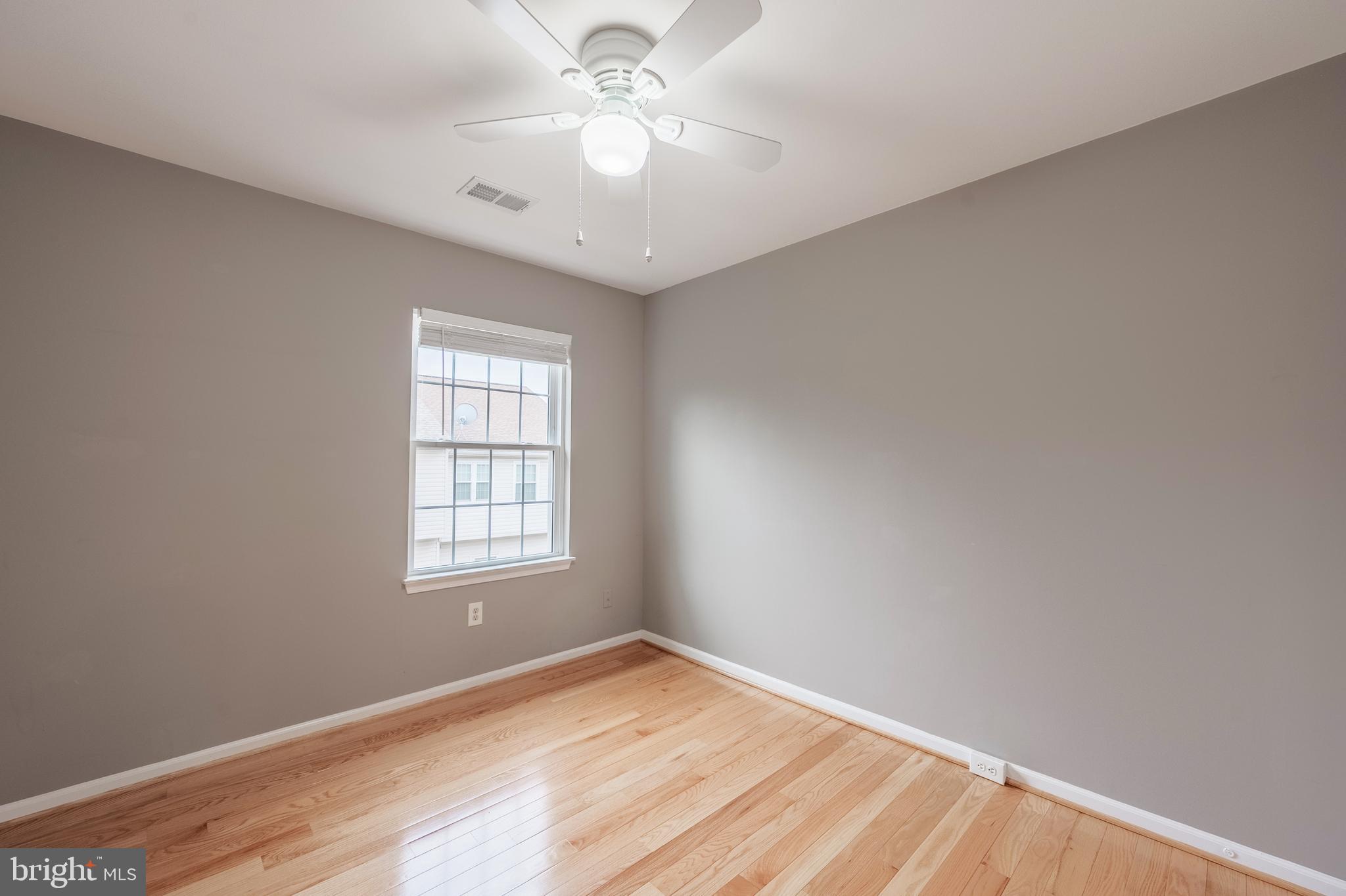 CENTRE VILLAGE - Residential Lease