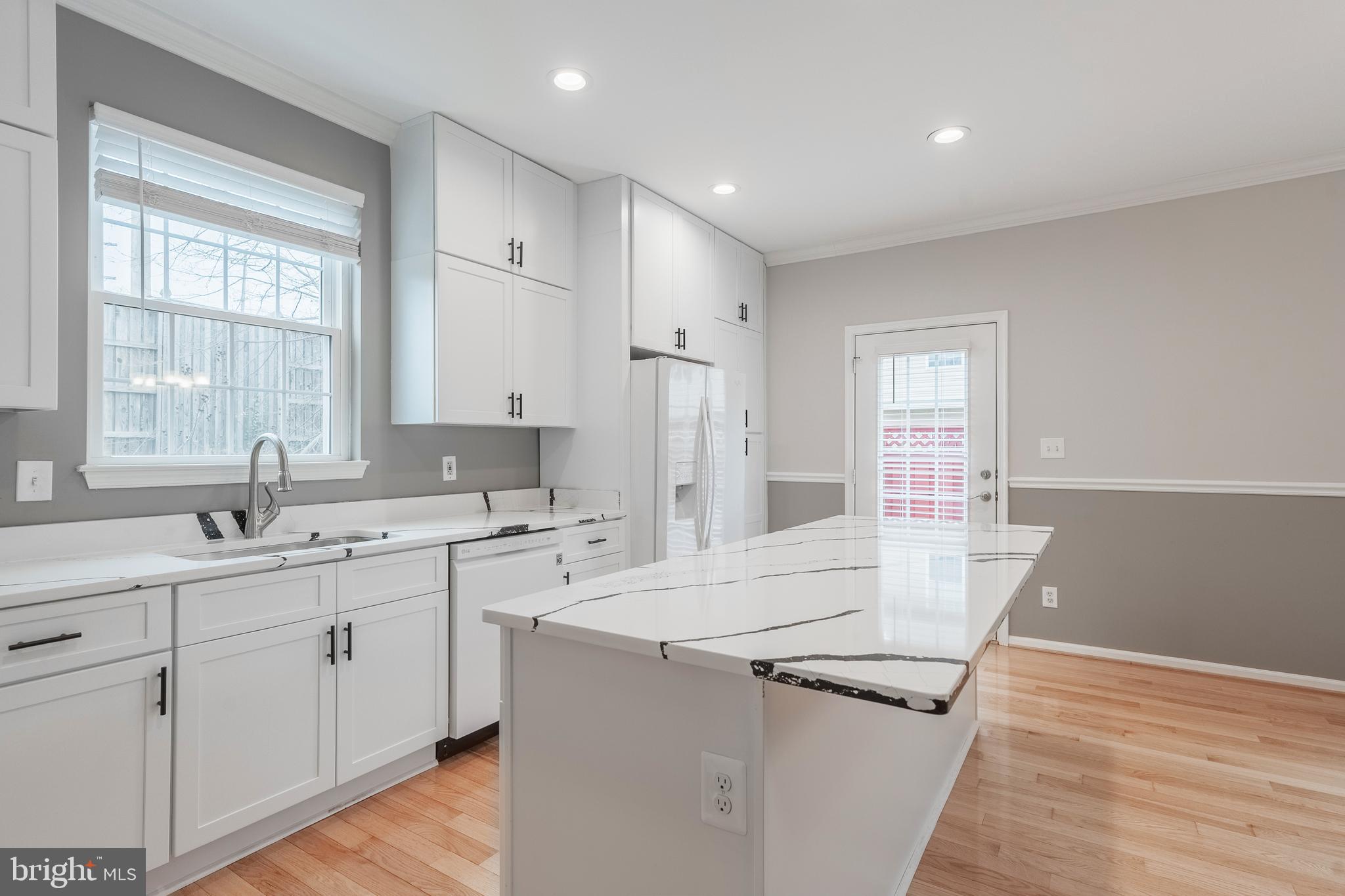 CENTRE VILLAGE - Residential Lease