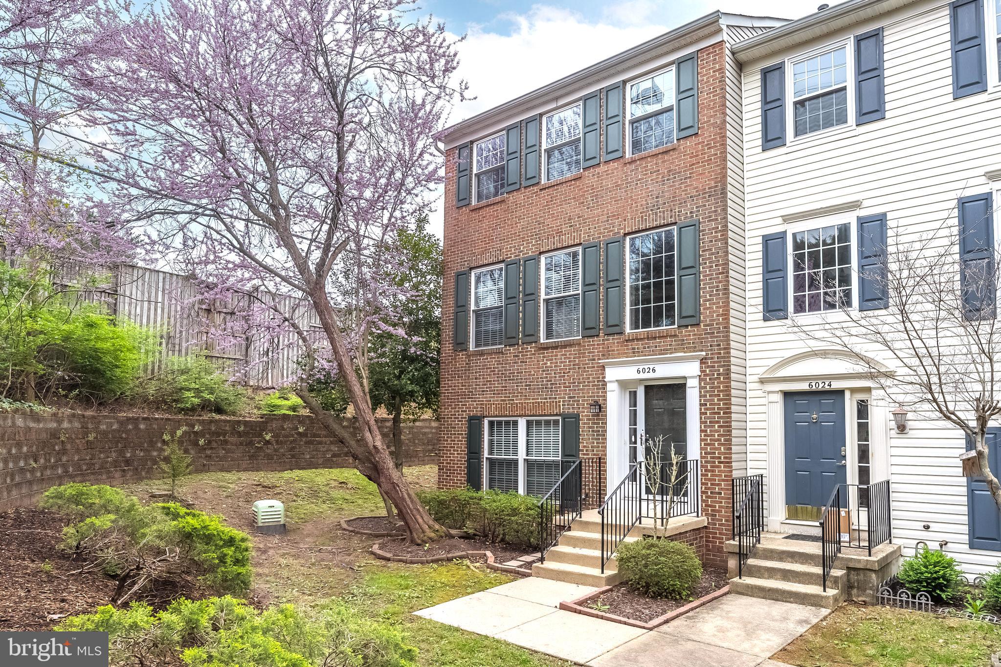 CENTRE VILLAGE - Residential Lease