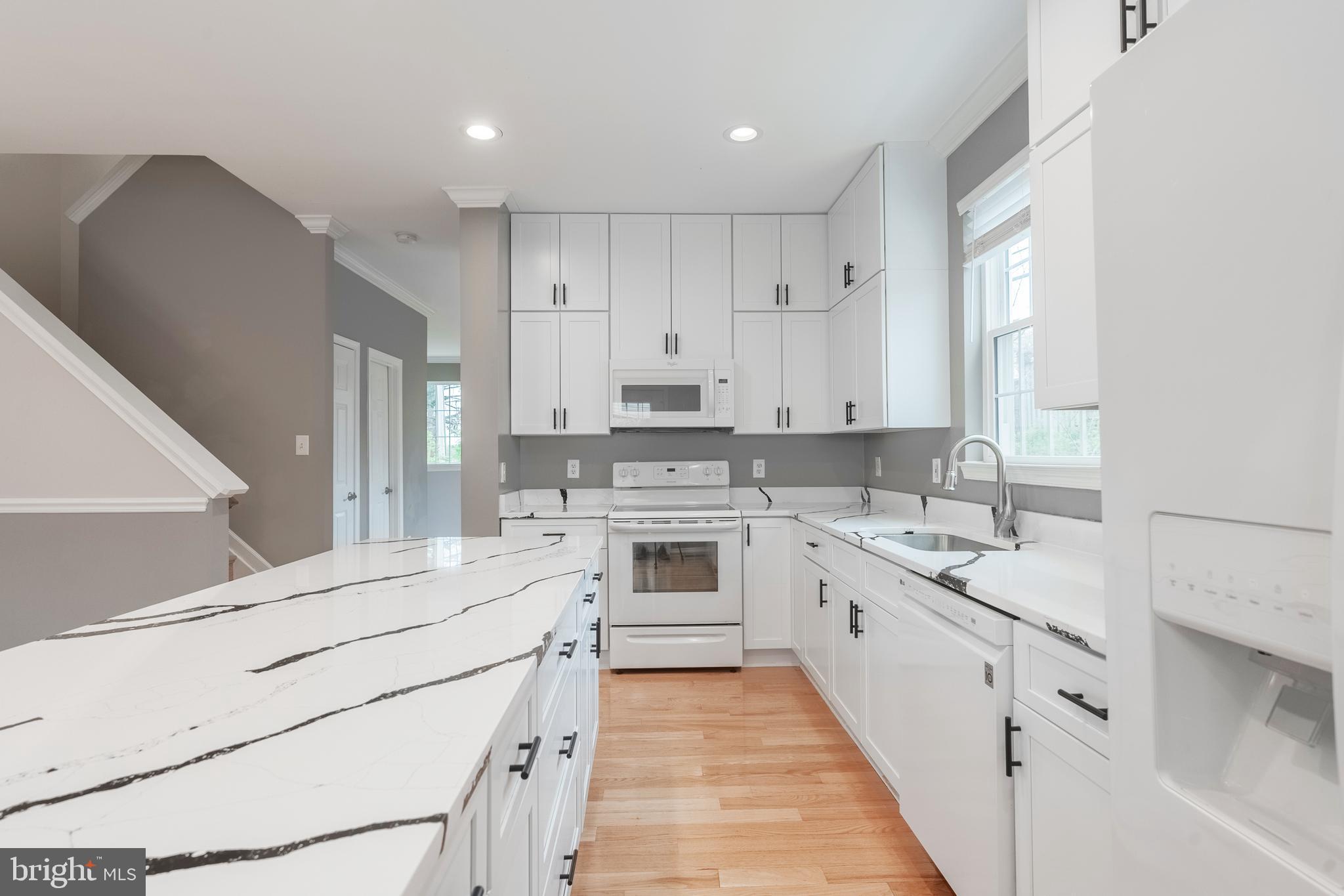 CENTRE VILLAGE - Residential Lease