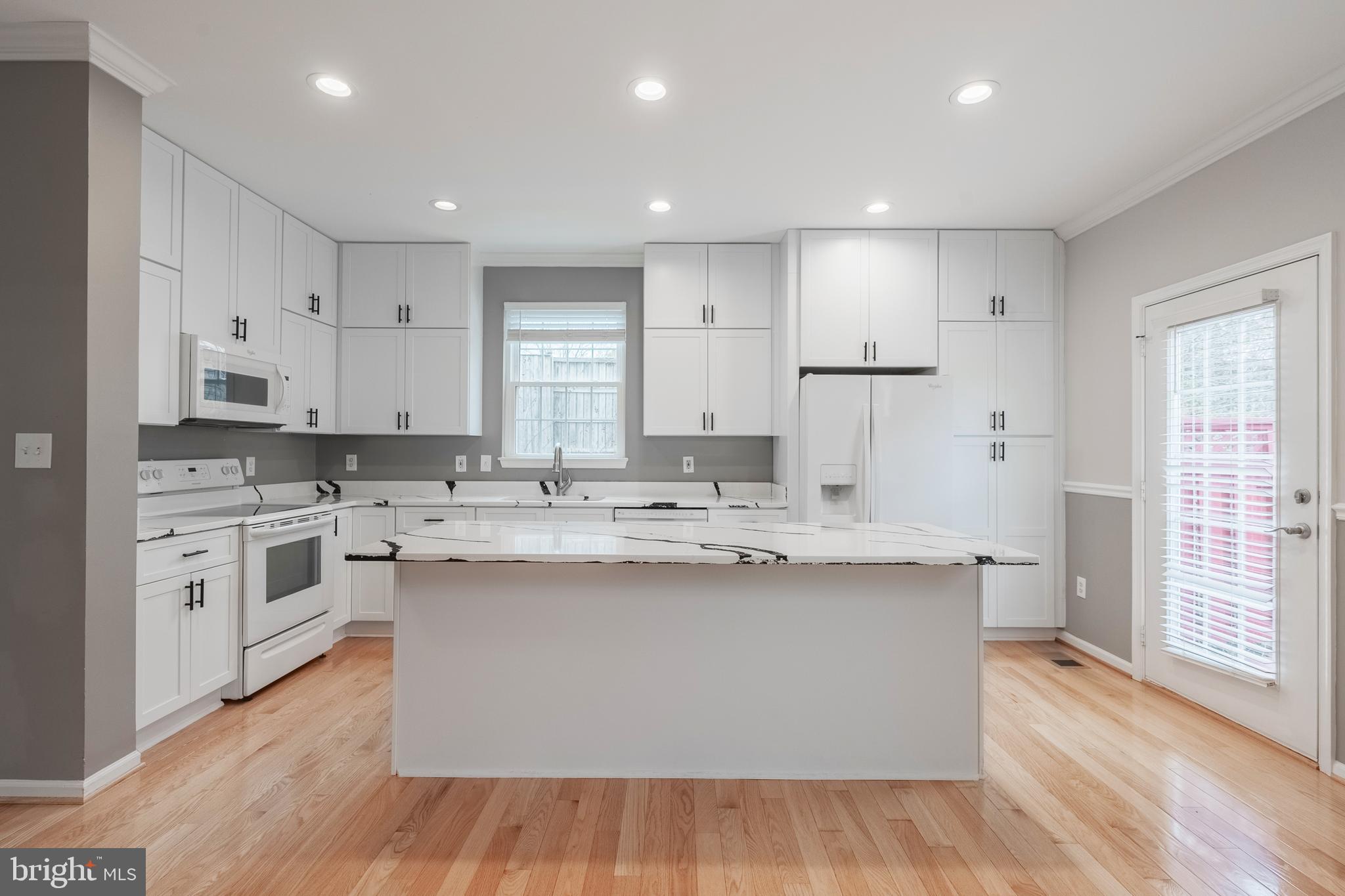 CENTRE VILLAGE - Residential Lease