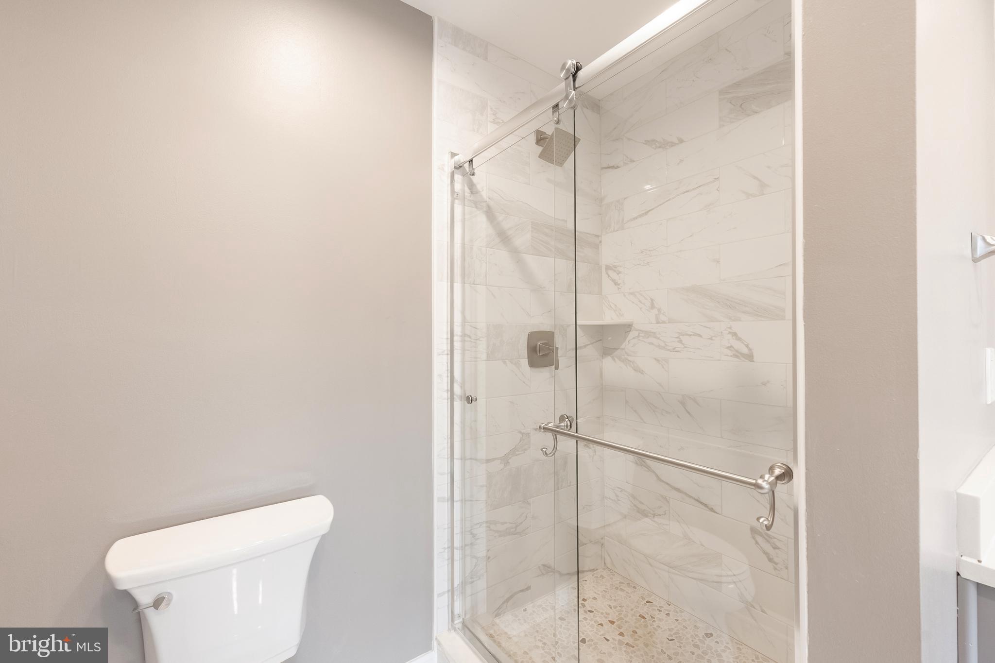 CENTRE VILLAGE - Residential Lease