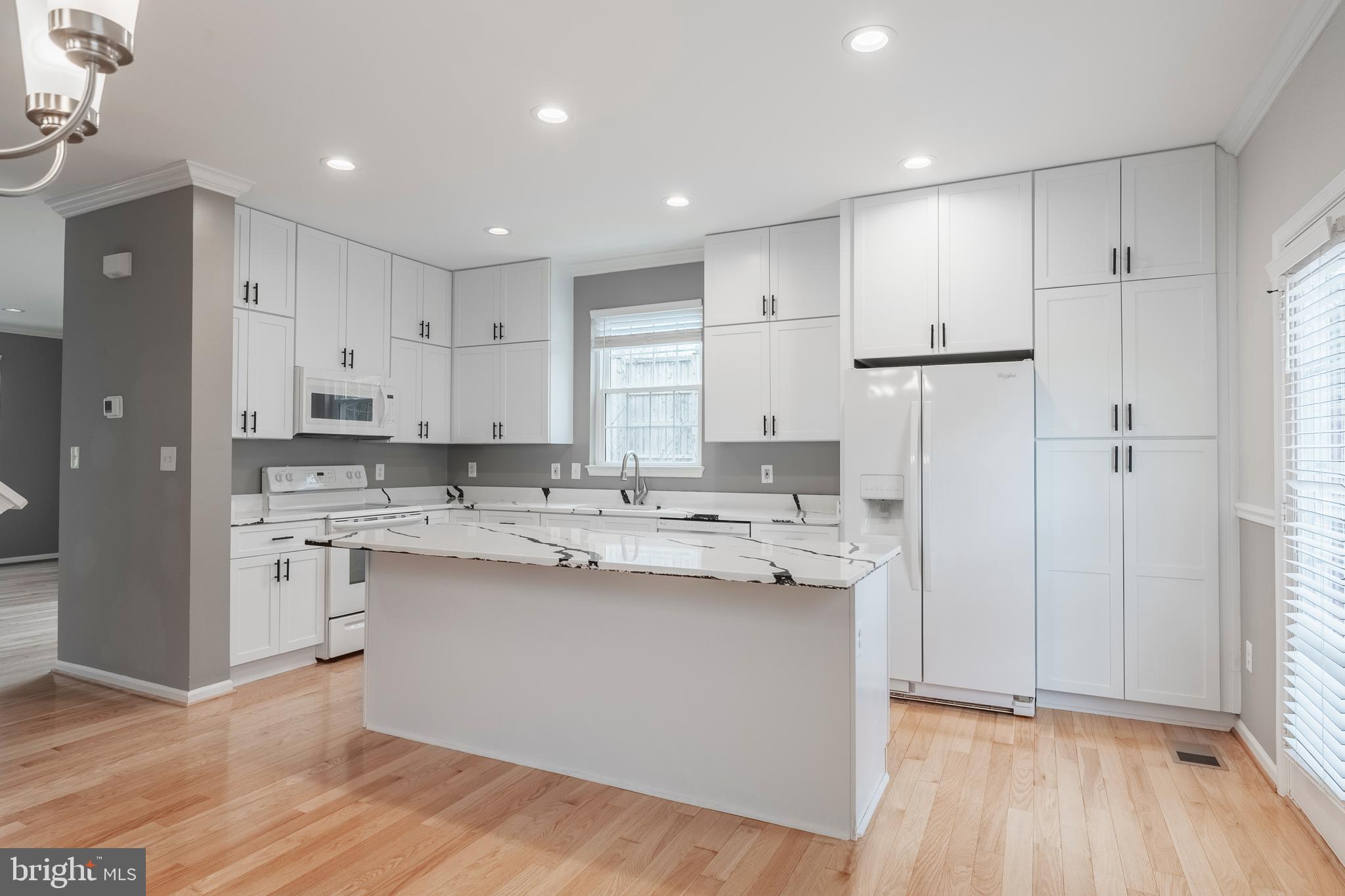 CENTRE VILLAGE - Residential Lease