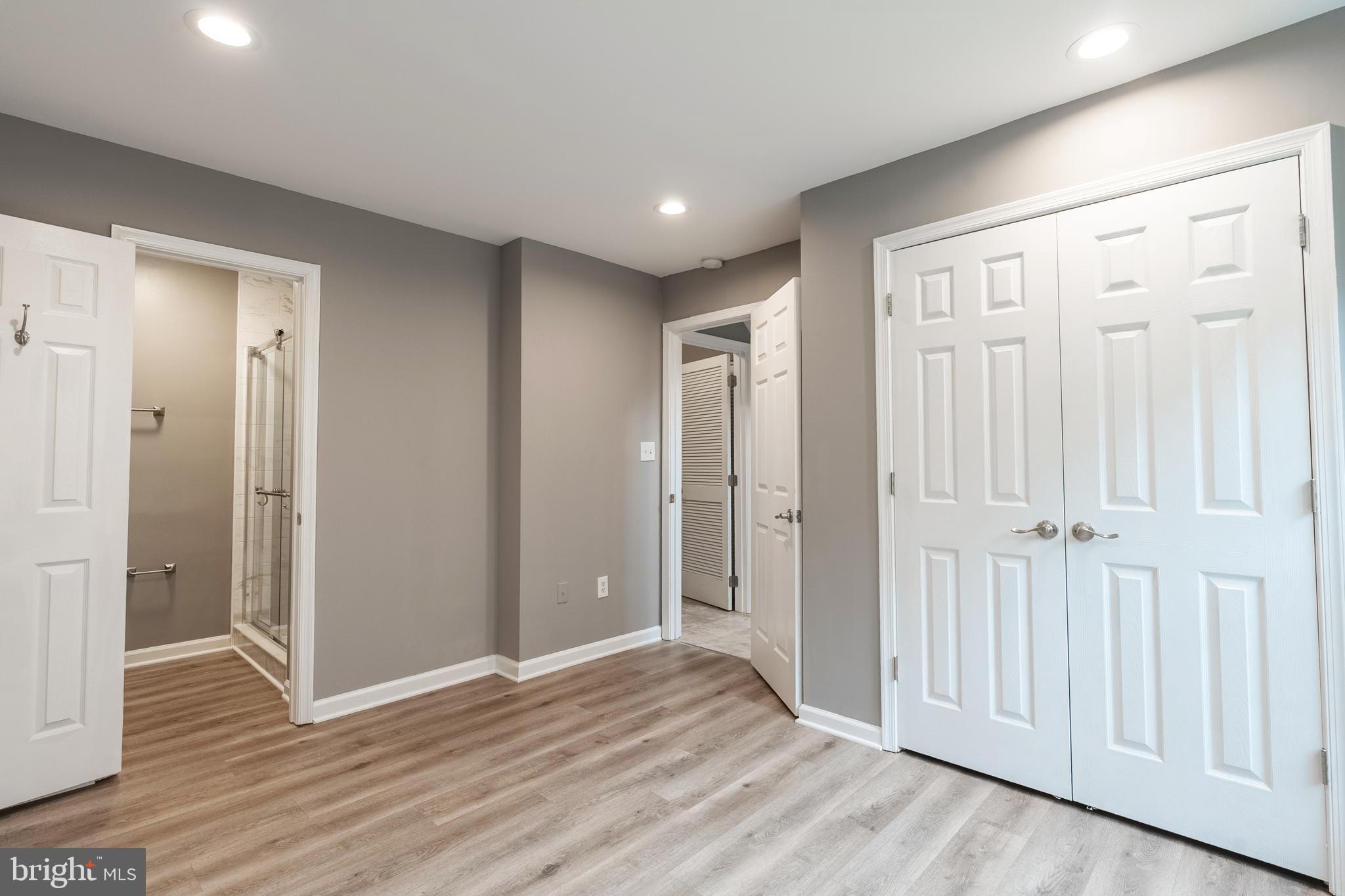 CENTRE VILLAGE - Residential Lease