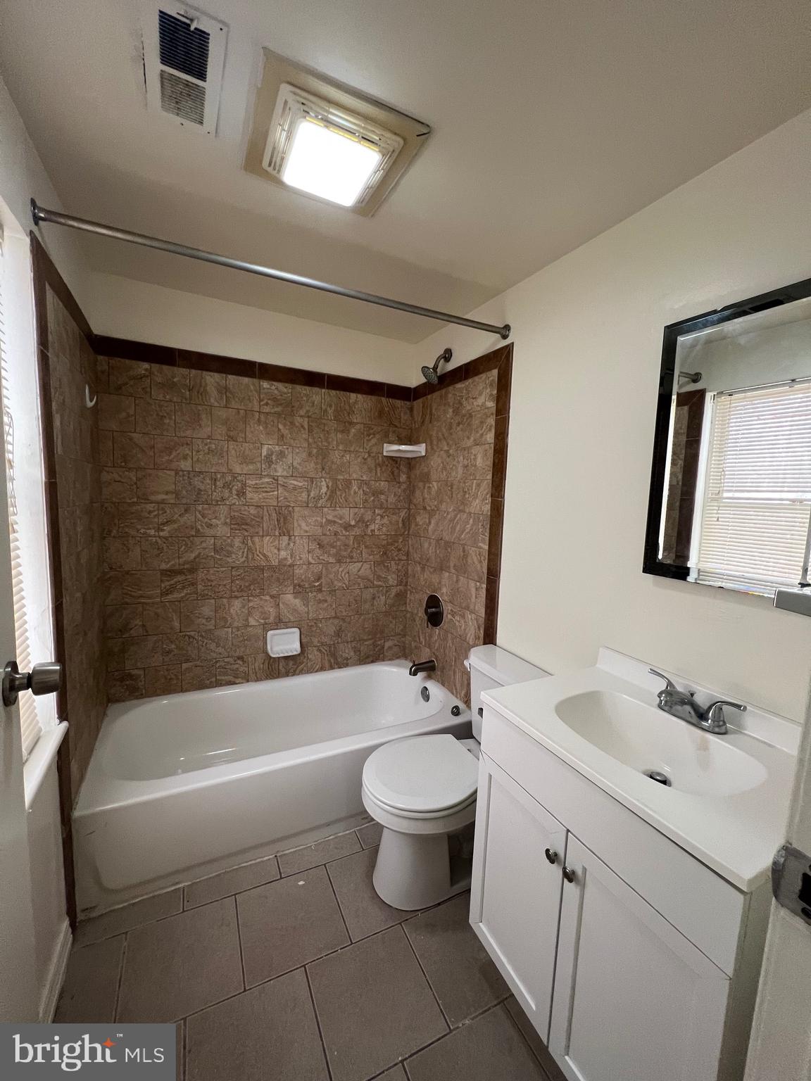 GRADUATE HOSPITAL - Residential Lease