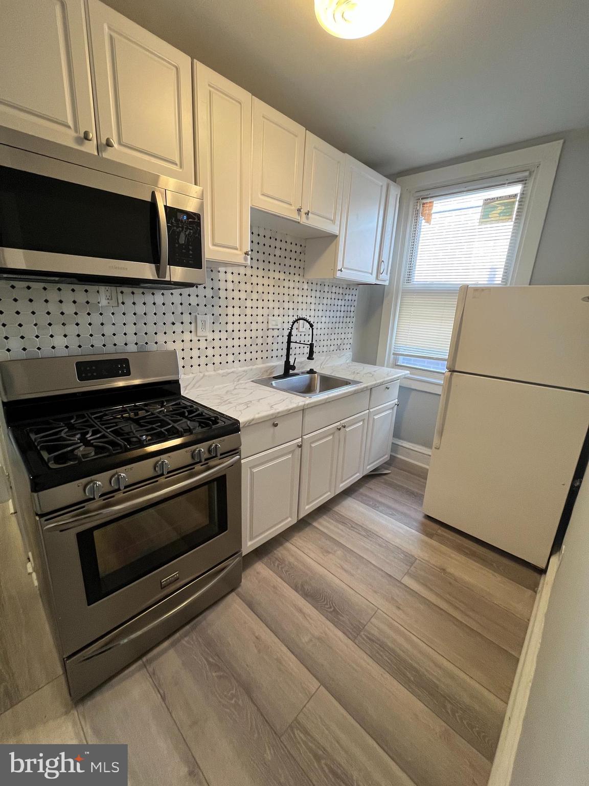 5235 OXFORD AVENUE 3R