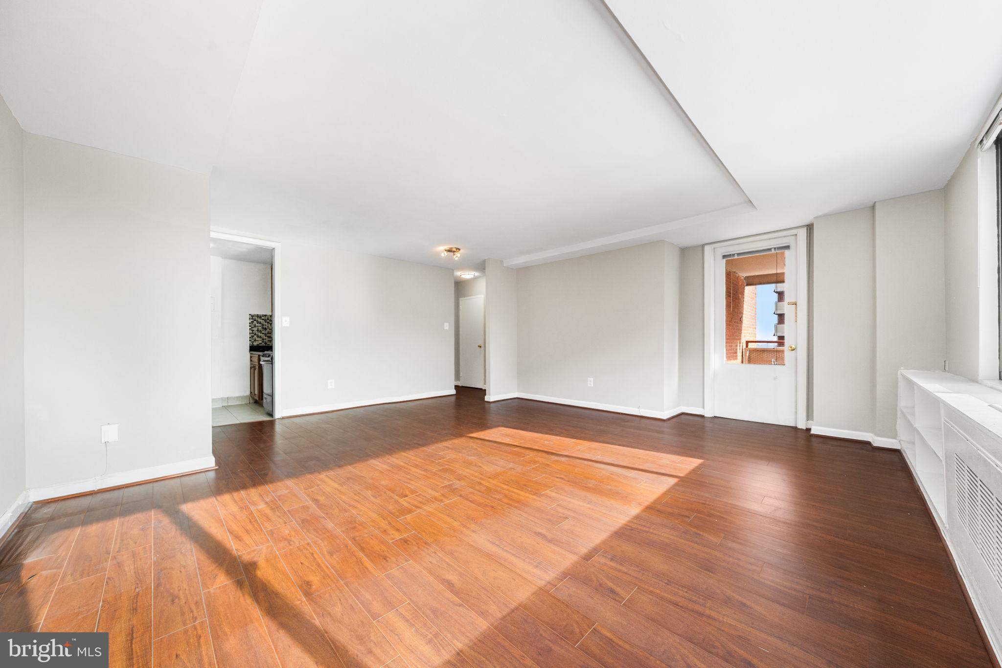 RIVER PLACE EAST - Residential