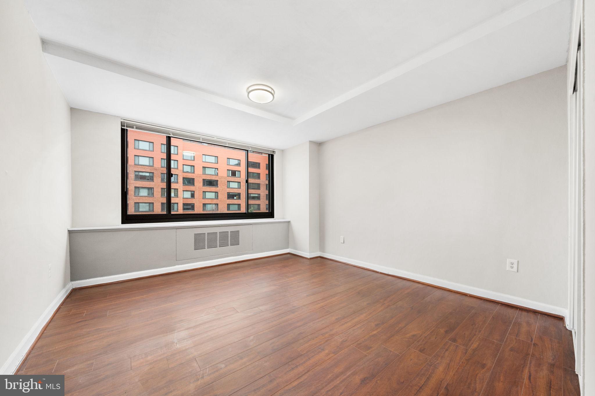 RIVER PLACE EAST - Residential