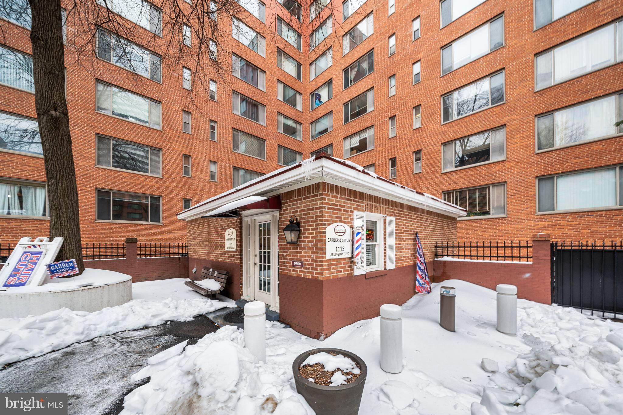 RIVER PLACE EAST - Residential