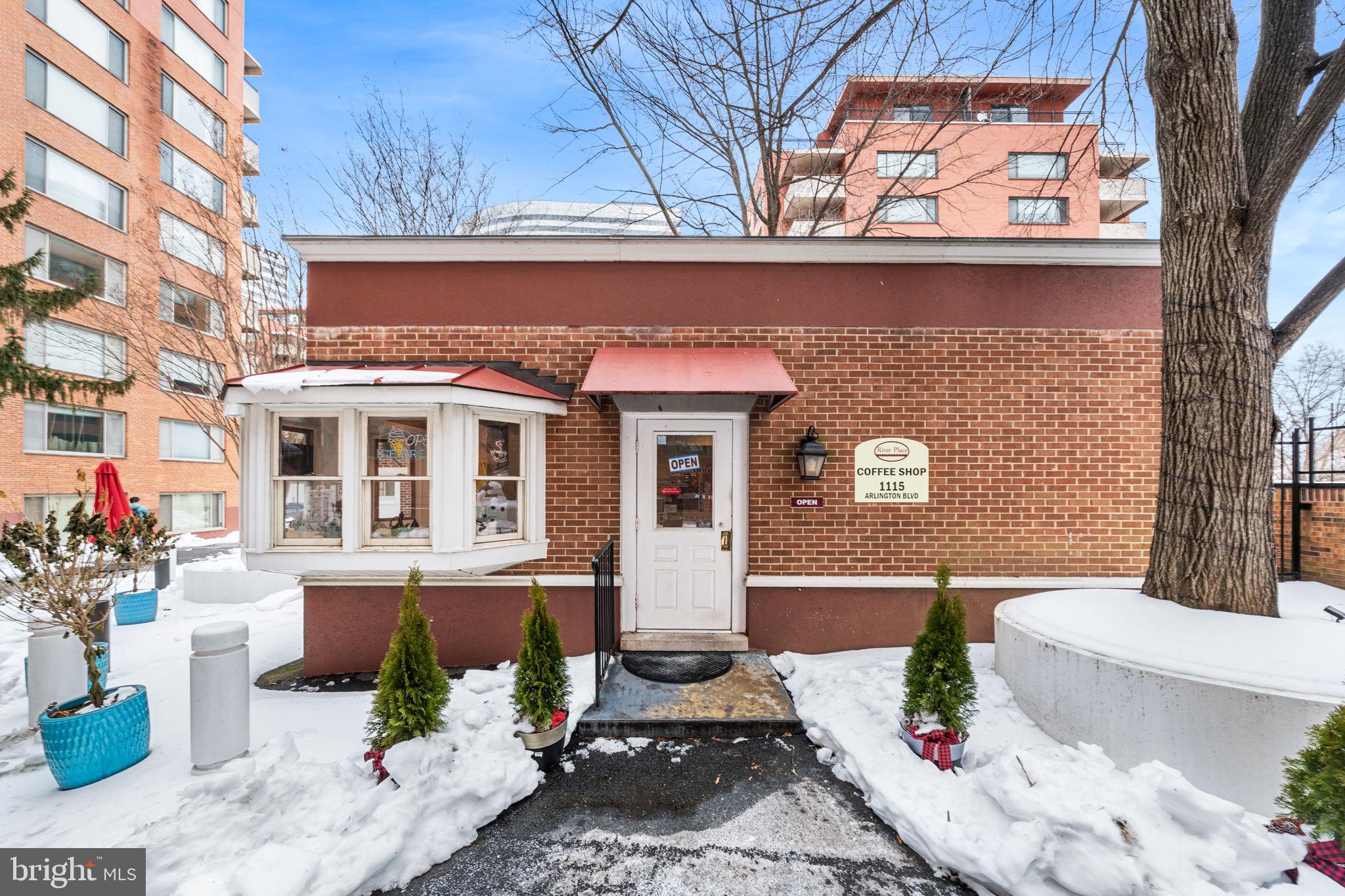 RIVER PLACE EAST - Residential