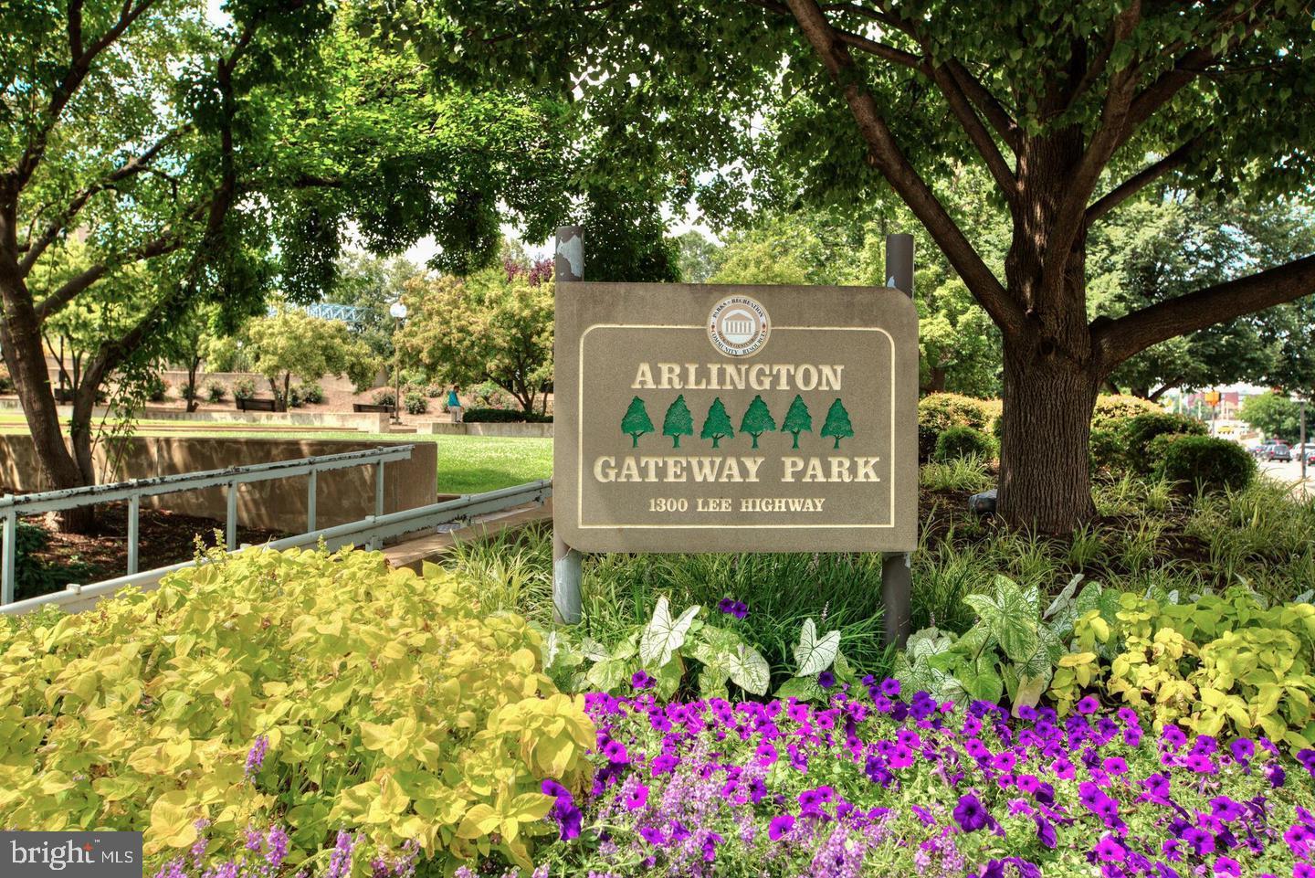 RIVER PLACE EAST - Residential