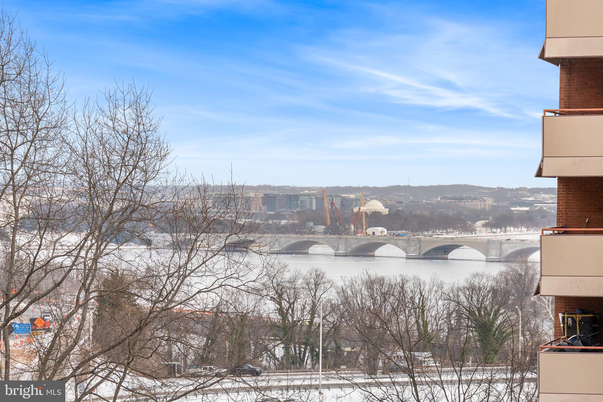 RIVER PLACE EAST - Residential