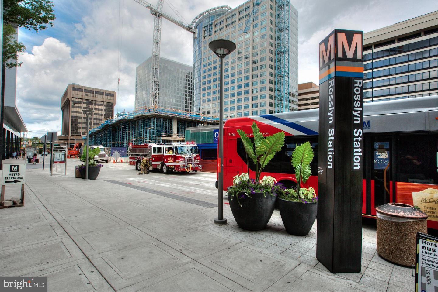 RIVER PLACE EAST - Residential