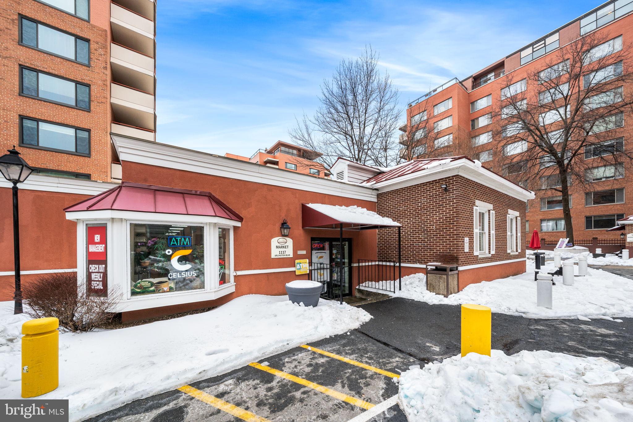 RIVER PLACE EAST - Residential