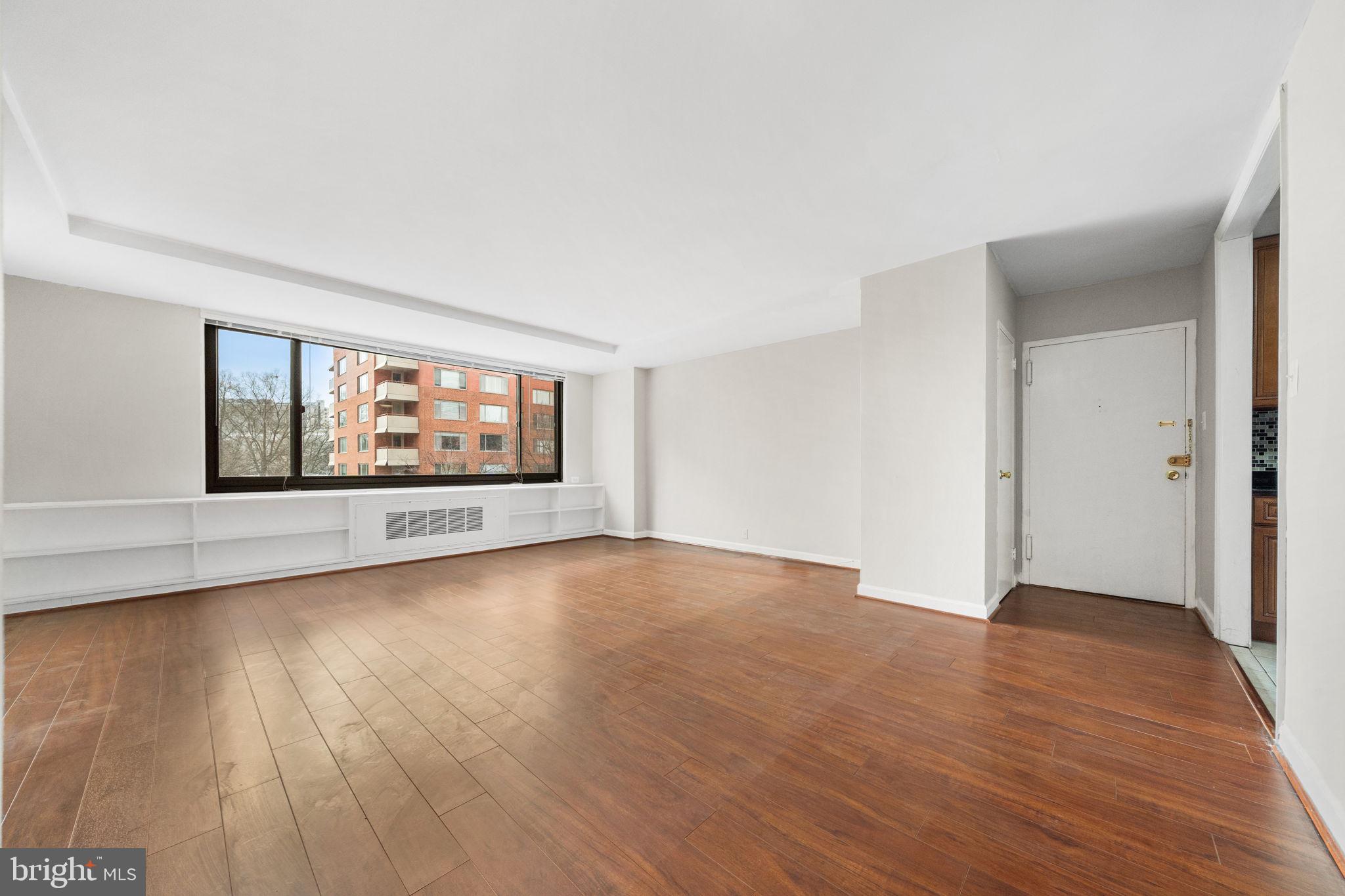 RIVER PLACE EAST - Residential