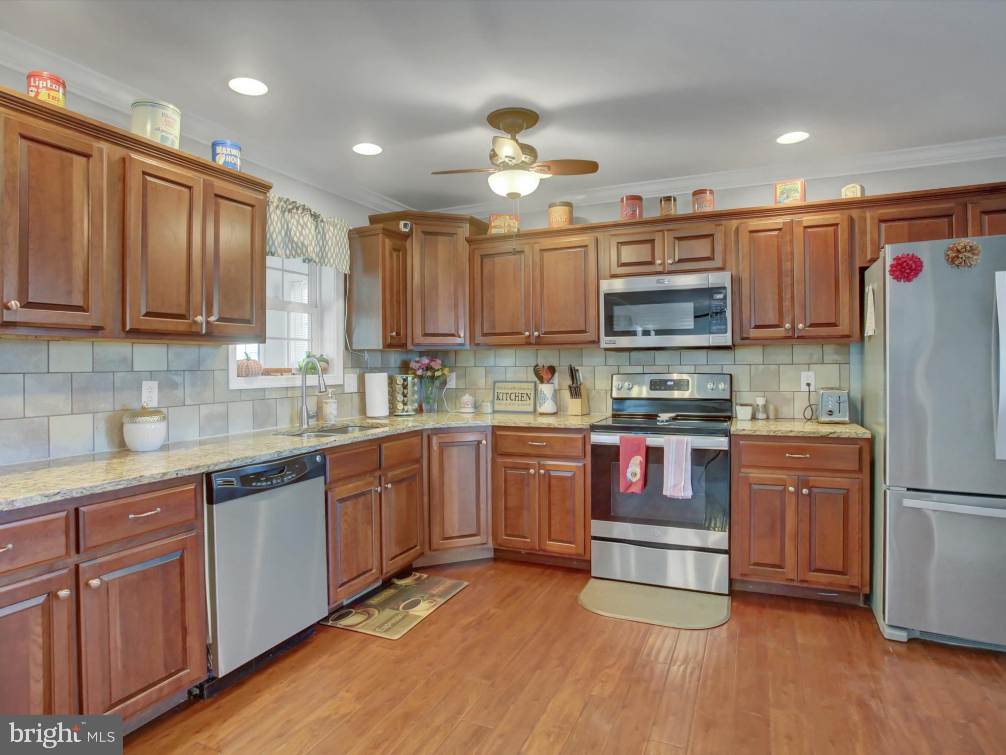 WARM SPRING ESTATES - Residential