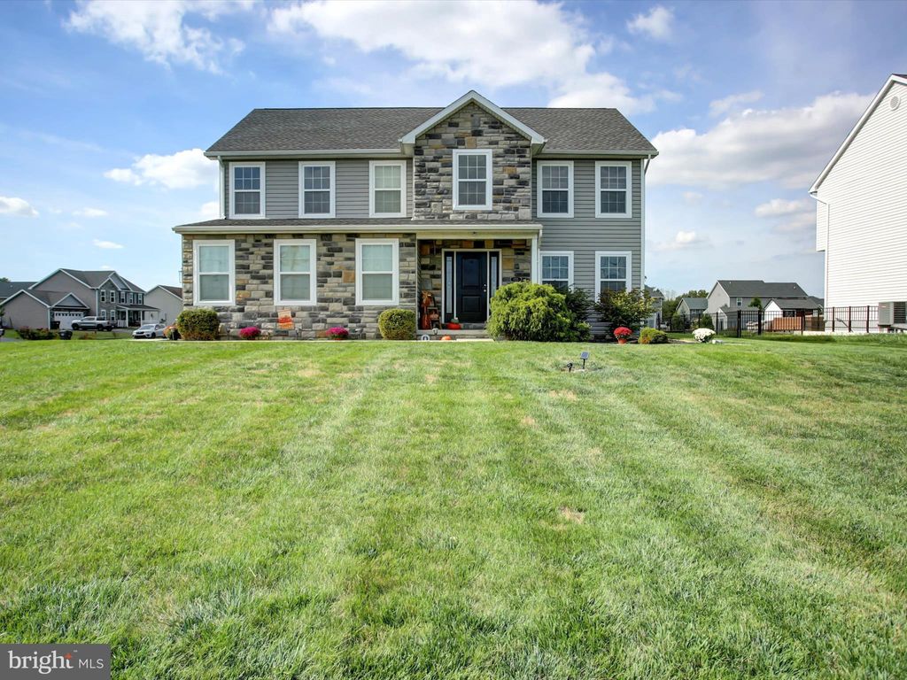Photo of 1725 Warm Spring Rd, CHAMBERSBURG, PA 17202 (MLS # PAFL2030422)