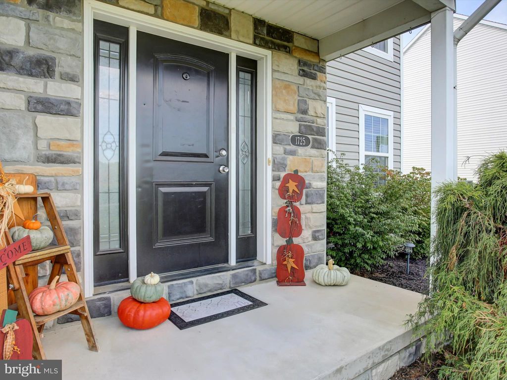 Photo of 1725 Warm Spring Rd, CHAMBERSBURG, PA 17202 (MLS # PAFL2030422)