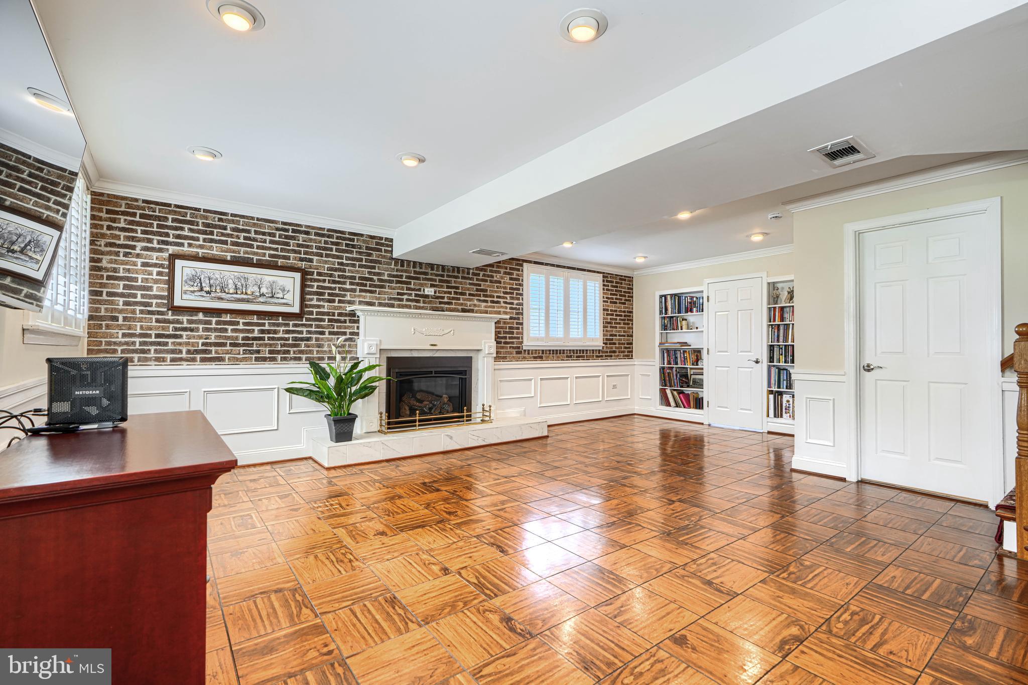 MY LADY'S MANOR - Residential