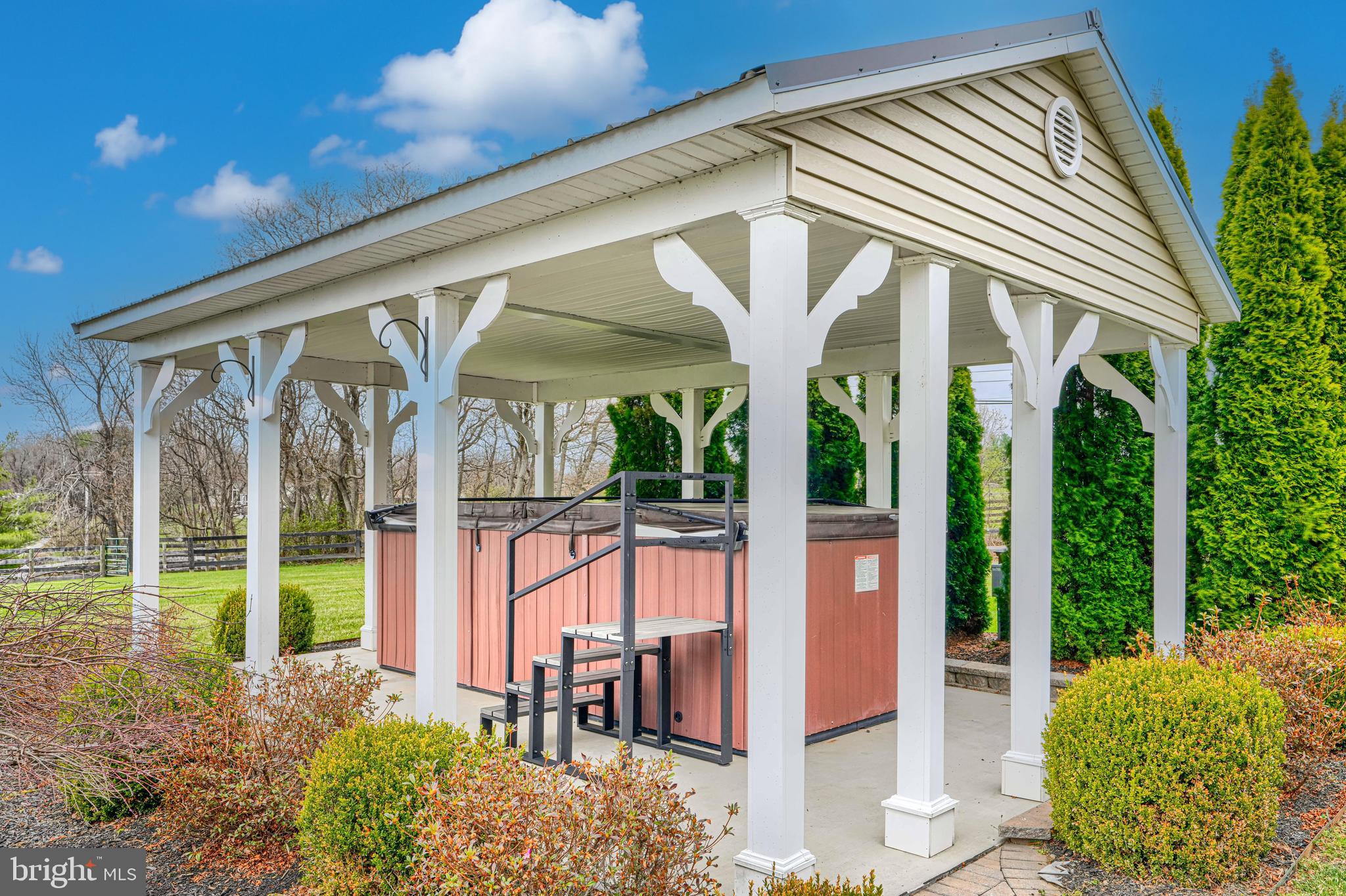 MY LADY'S MANOR - Residential