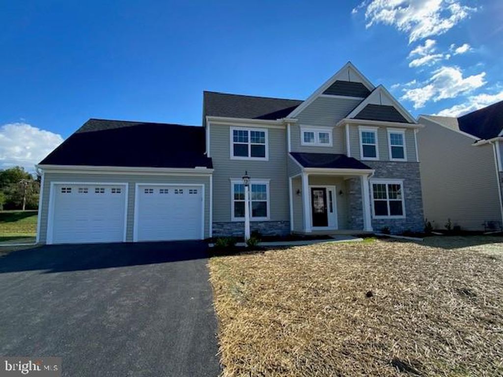 Photo of 428 Royal Hunt Way #71, Lititz, PA 17543 (MLS # PALA2057856)