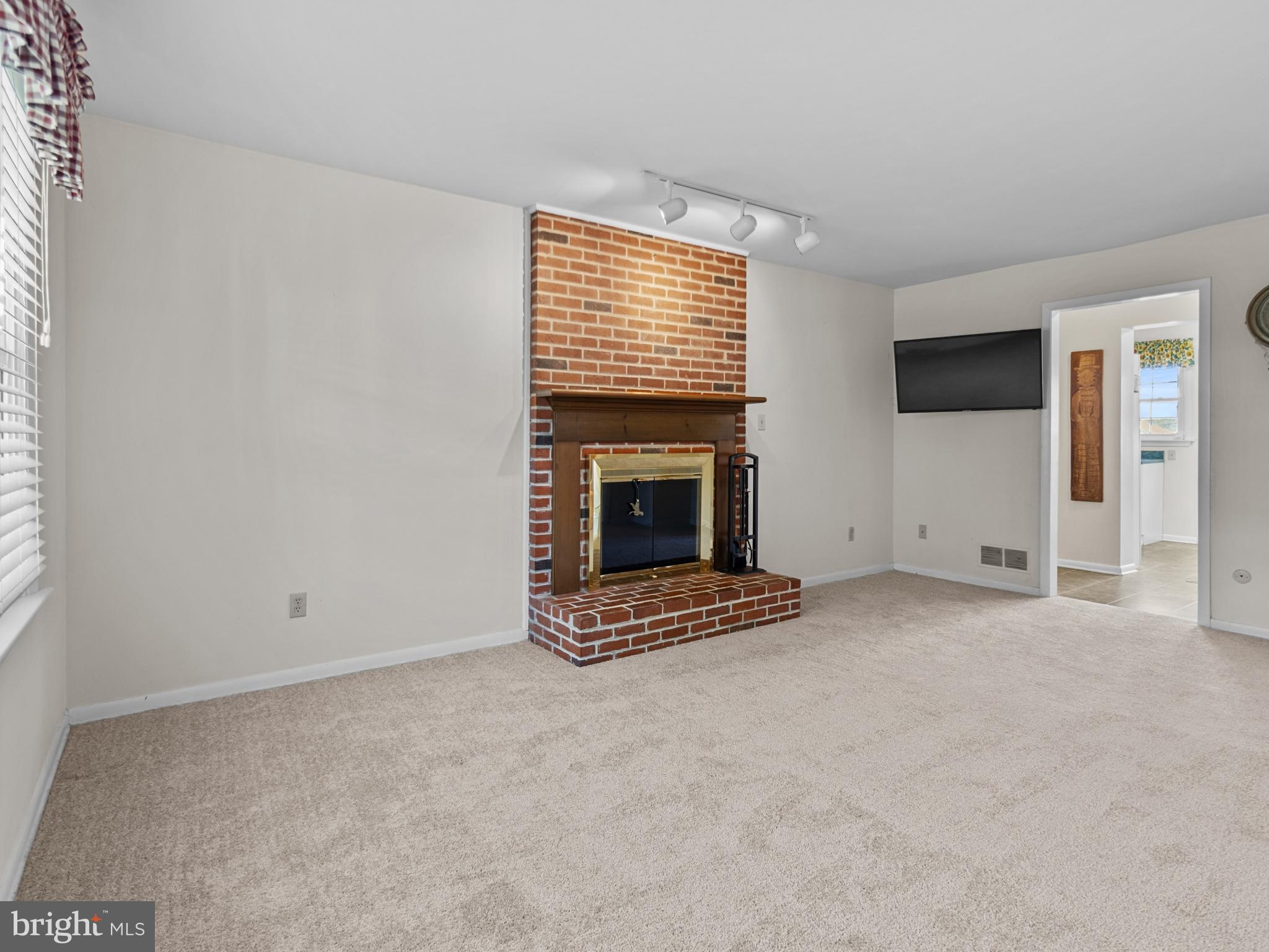 ROLLING MEADOWS - Residential