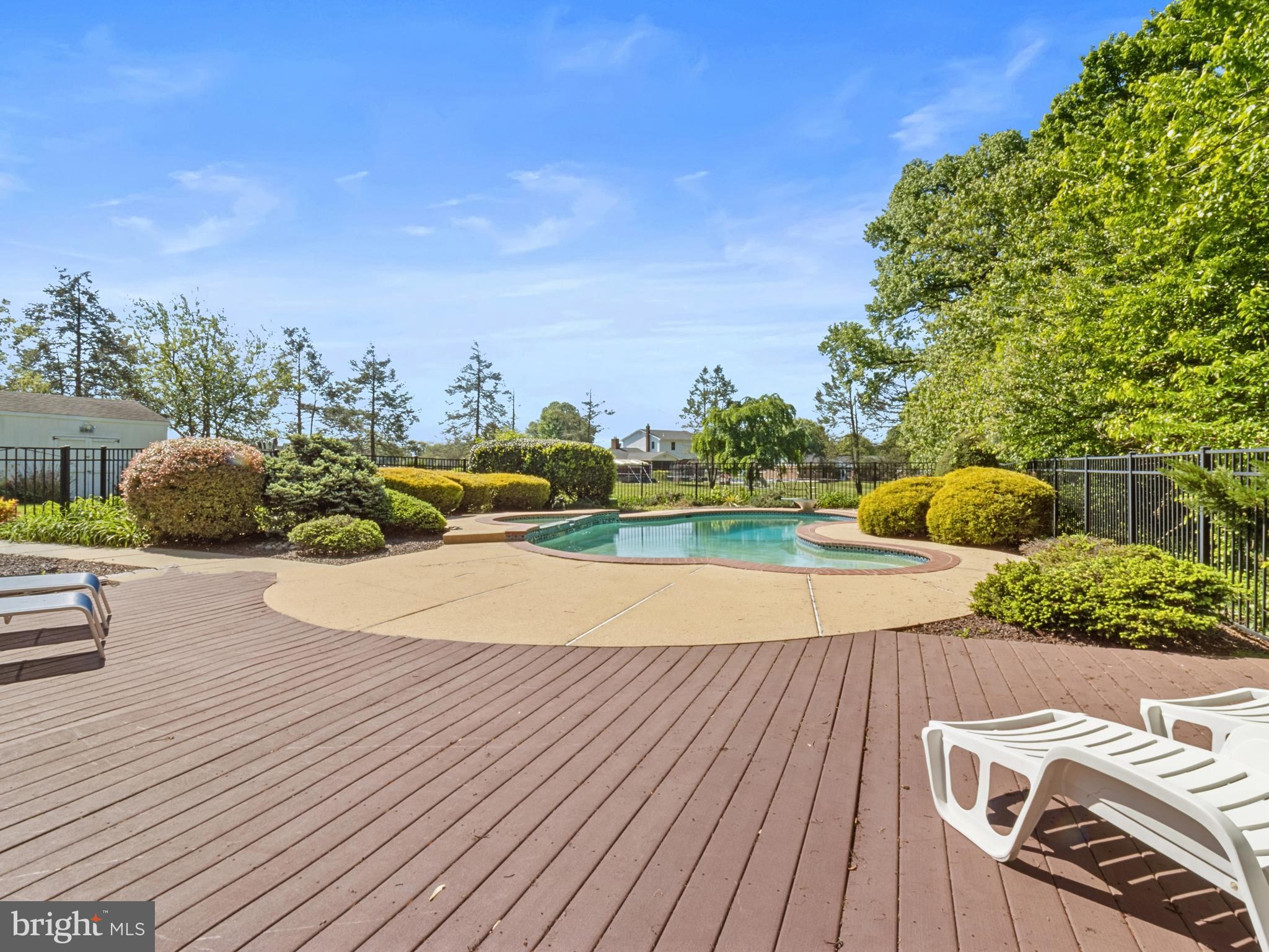 ROLLING MEADOWS - Residential