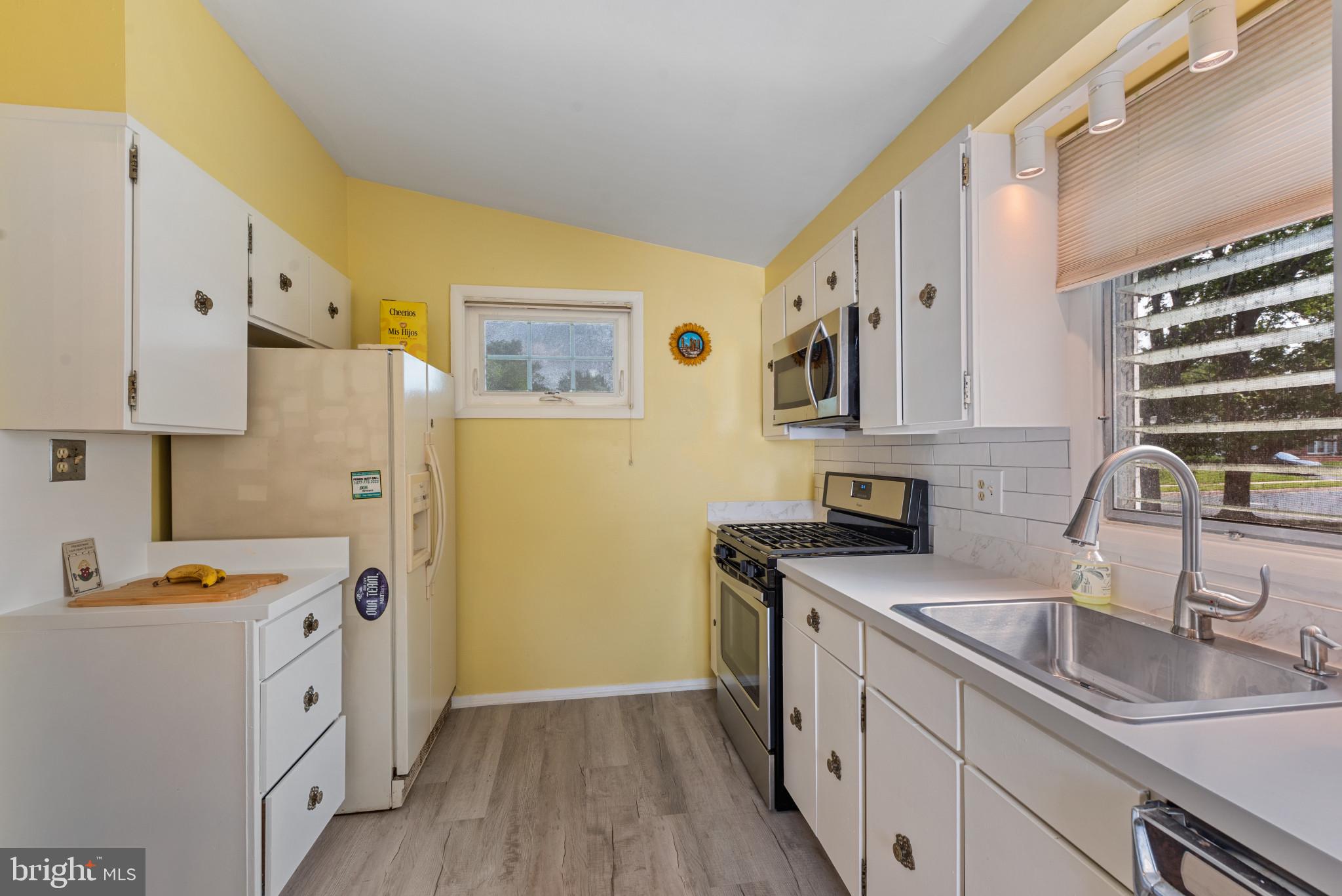 WILLIAMSBURG - Residential