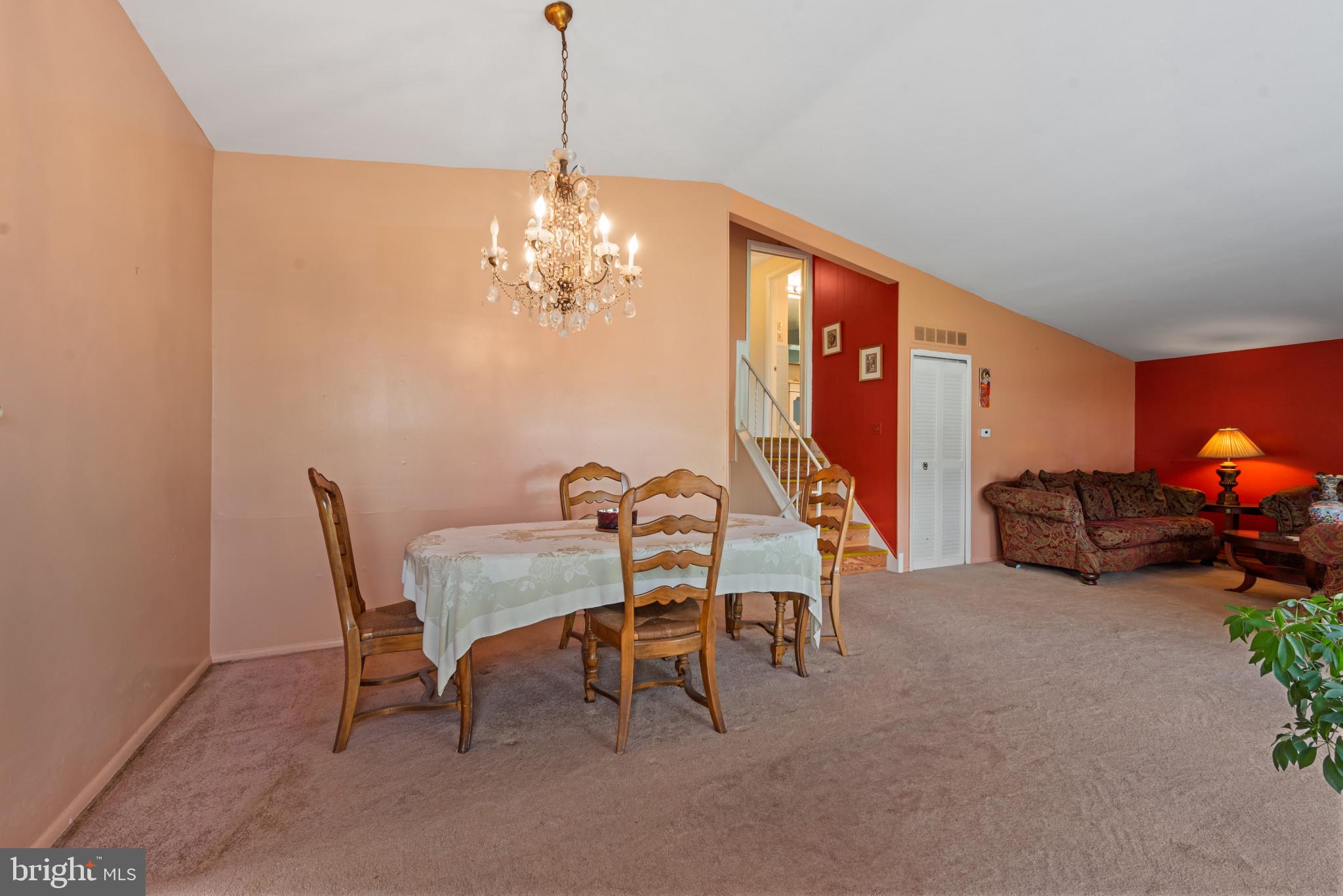 WILLIAMSBURG - Residential