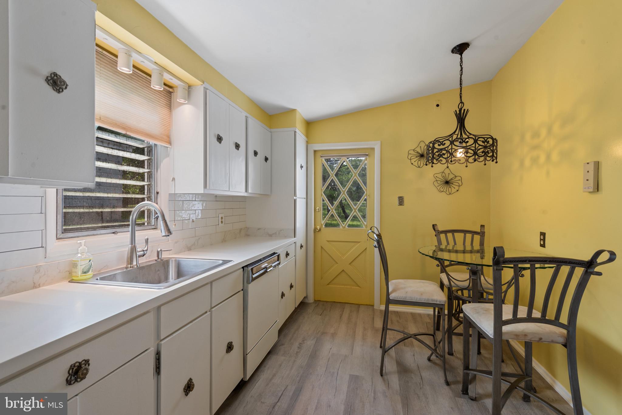 WILLIAMSBURG - Residential