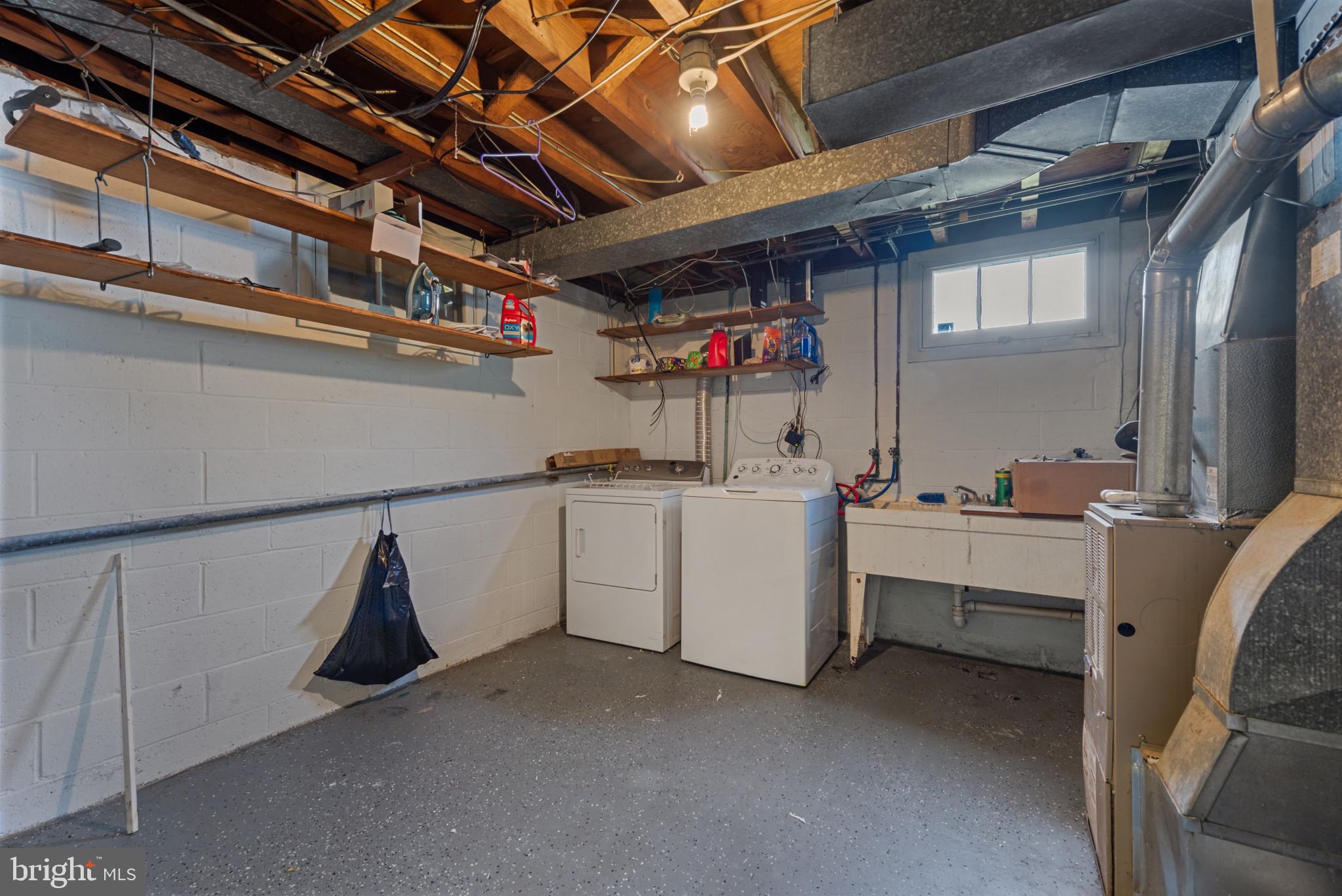 WILLIAMSBURG - Residential