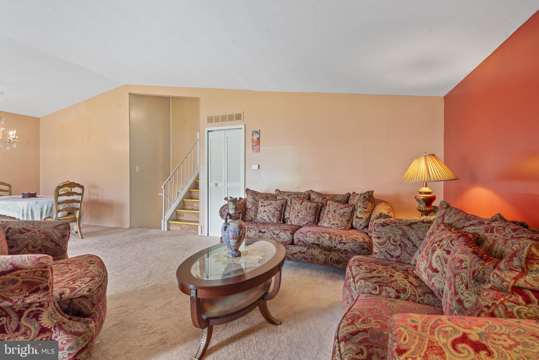 WILLIAMSBURG - Residential