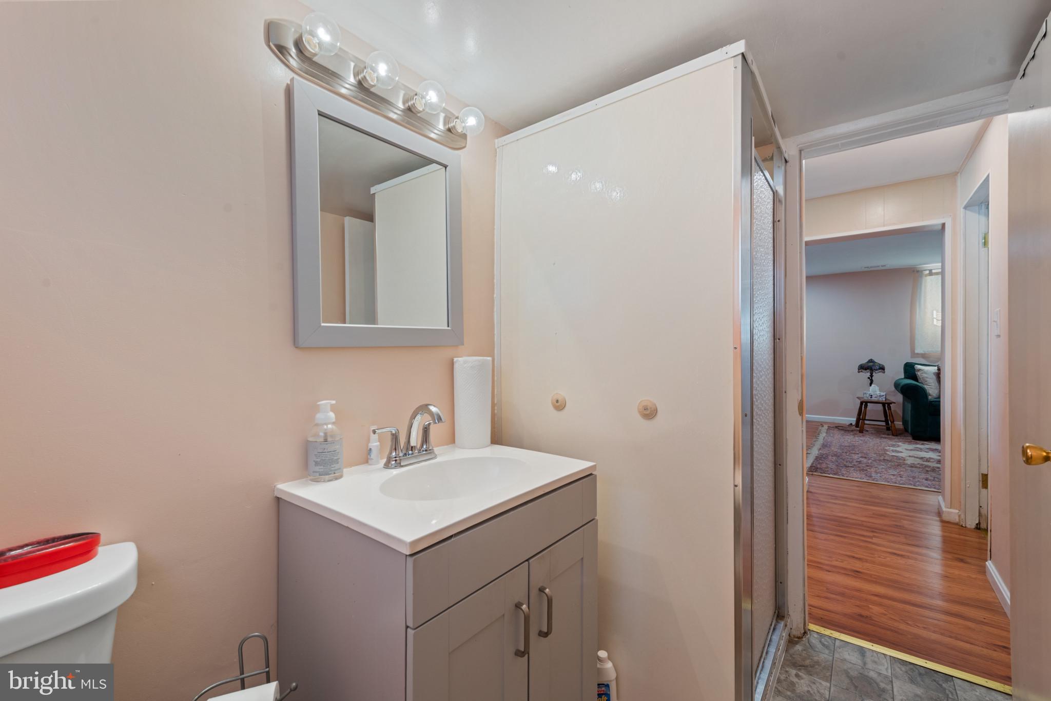 WILLIAMSBURG - Residential