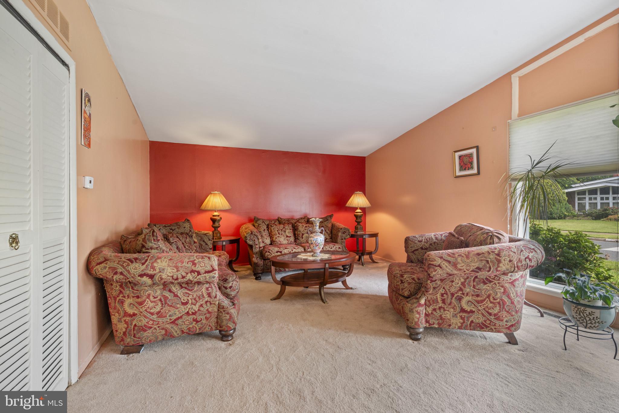 WILLIAMSBURG - Residential