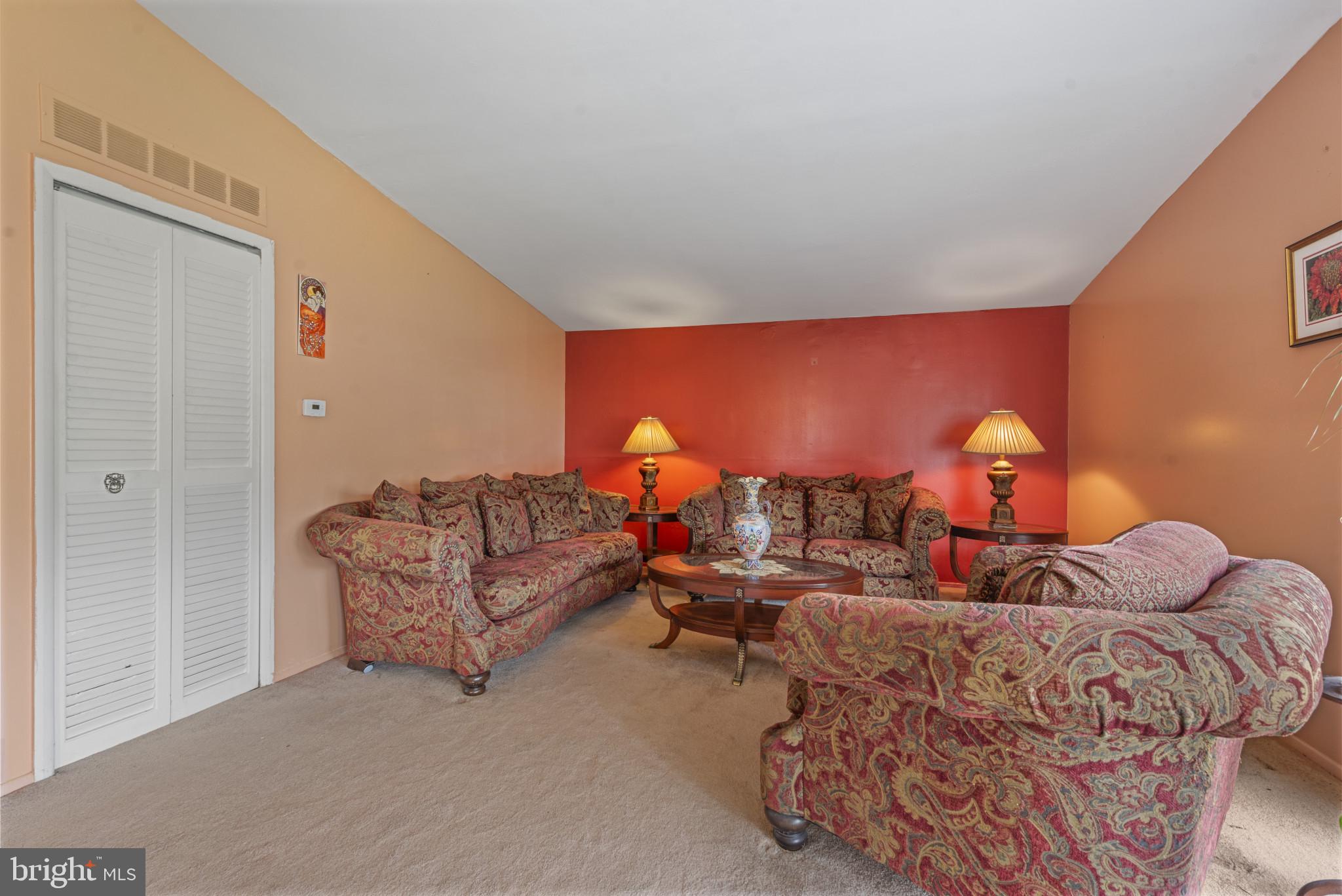 WILLIAMSBURG - Residential