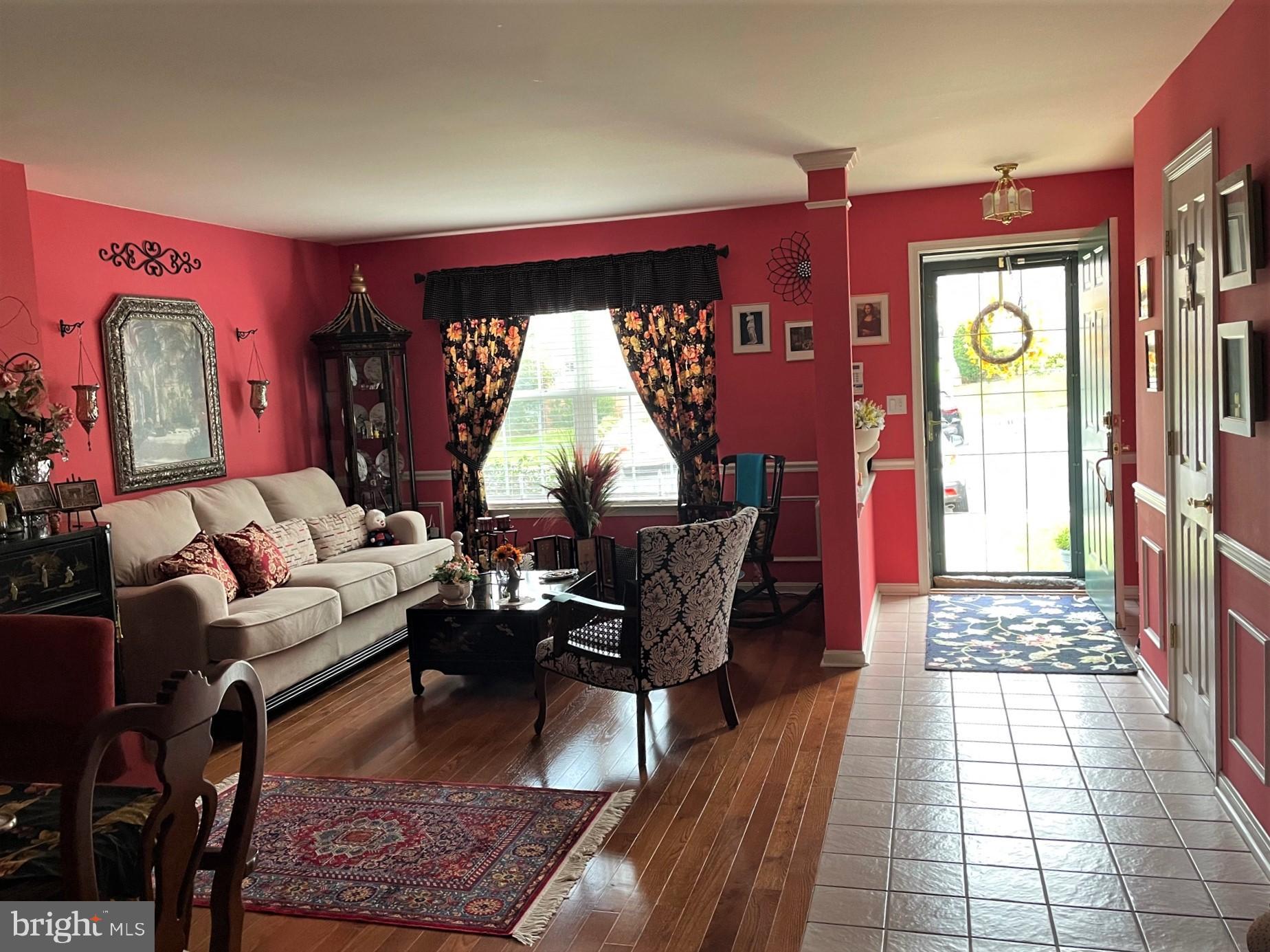 COUNTRY WALK - Residential