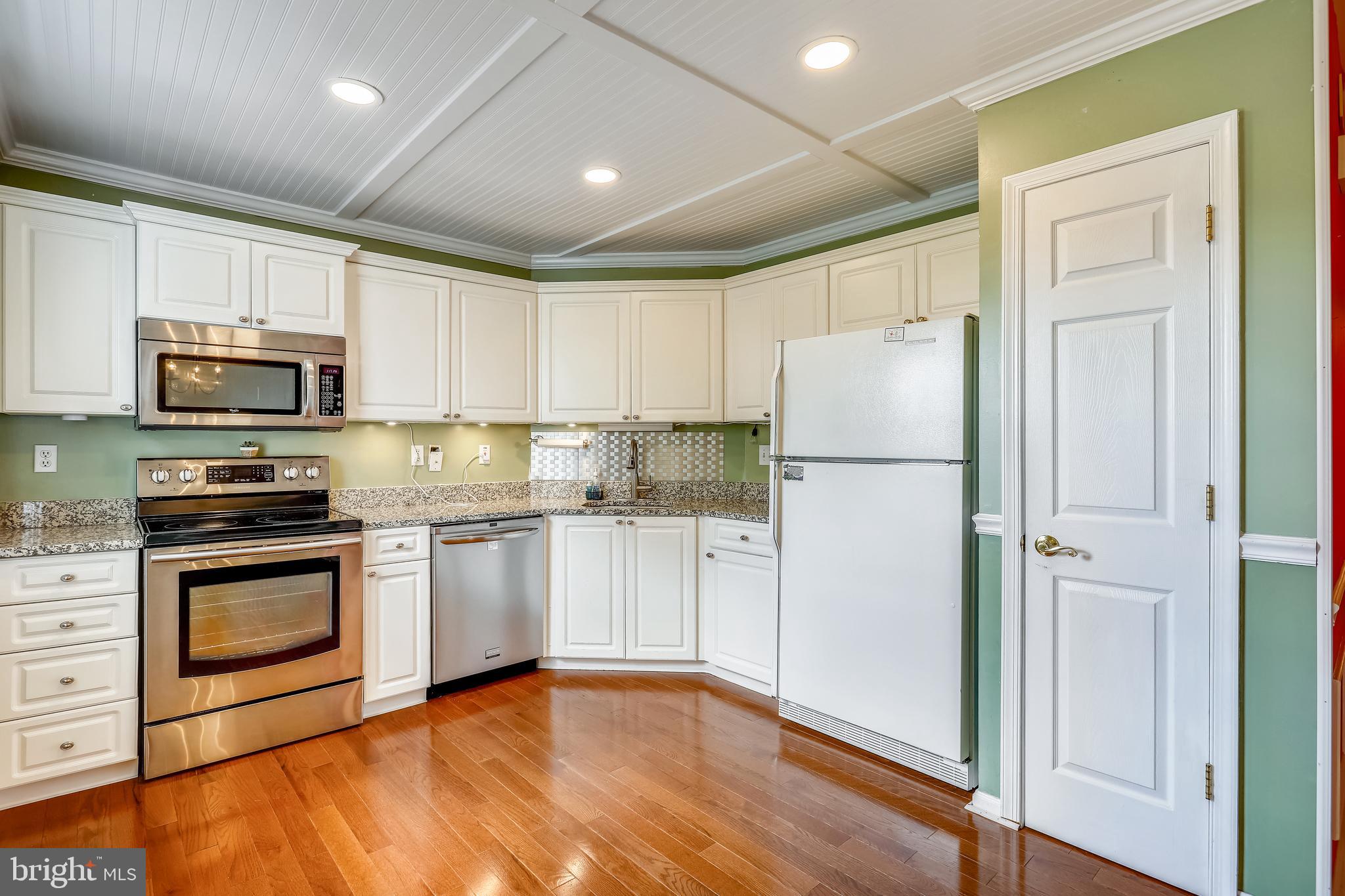 COUNTRY WALK - Residential