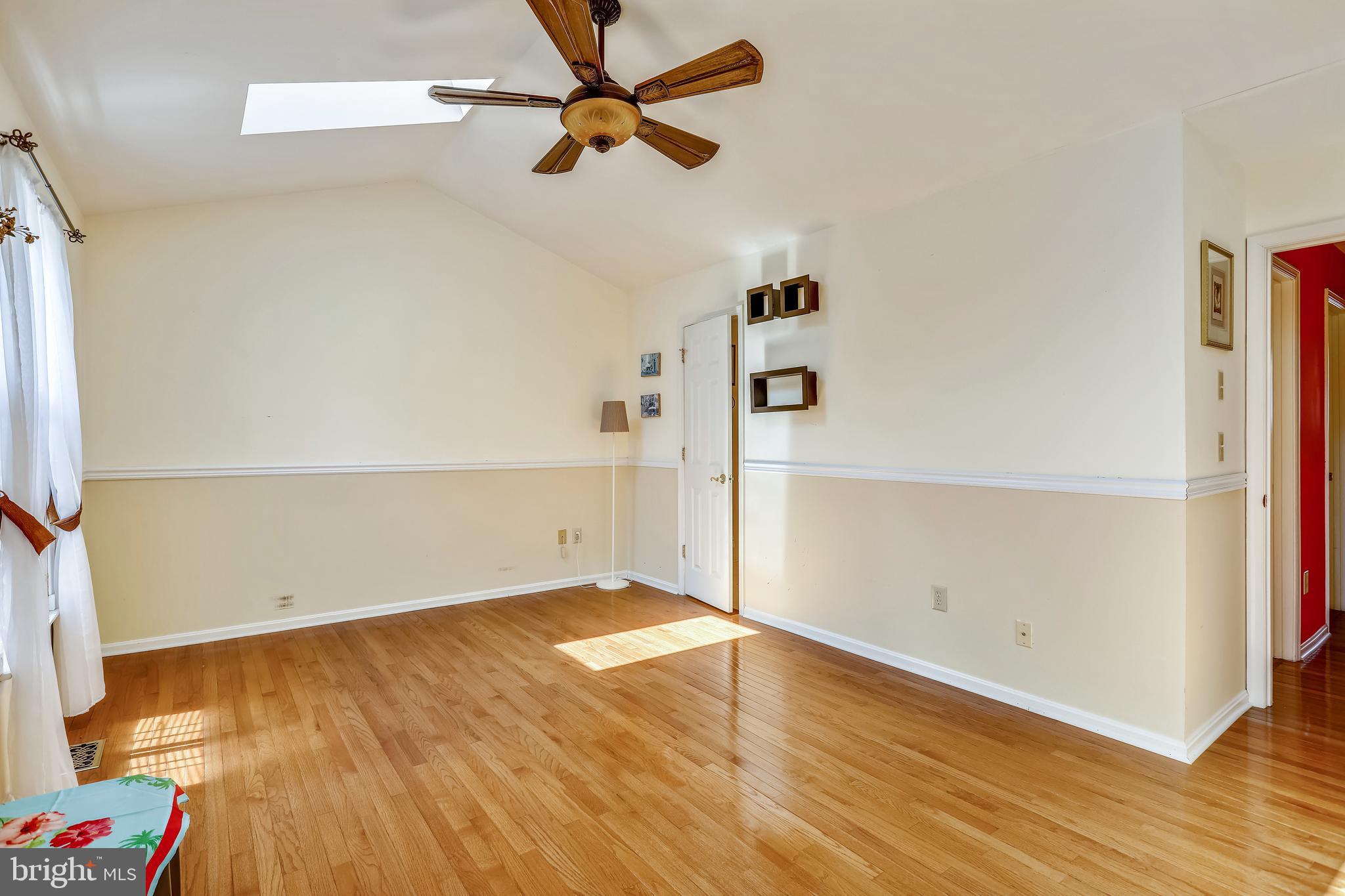 COUNTRY WALK - Residential