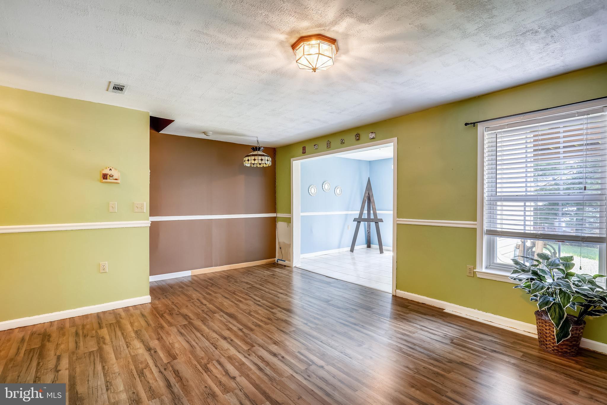 COUNTRY WALK - Residential