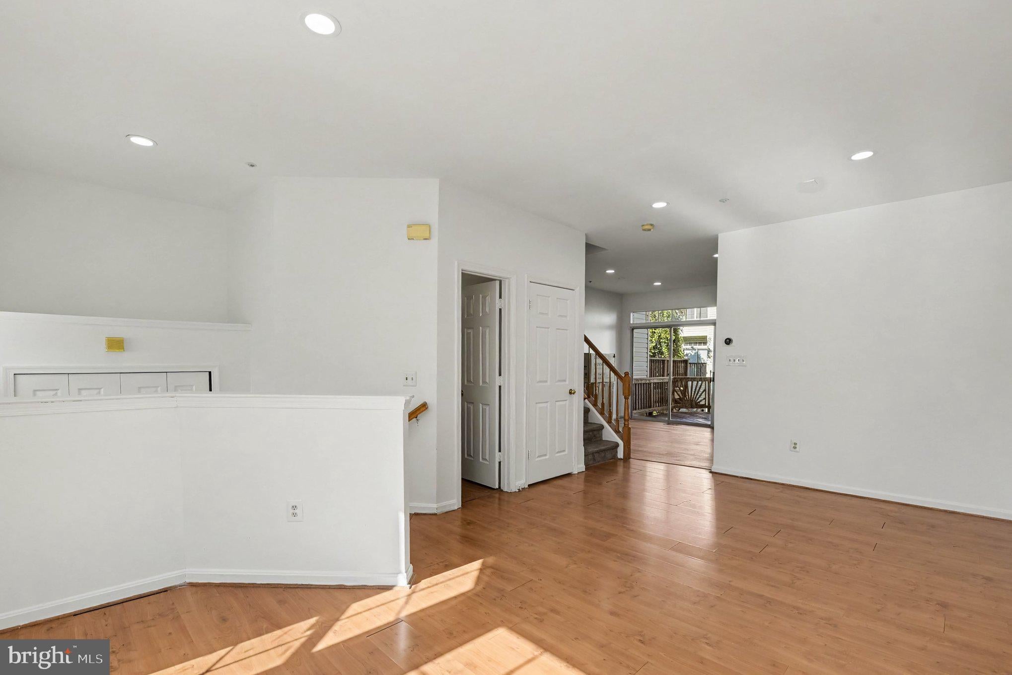 709 FARAWAY COURT