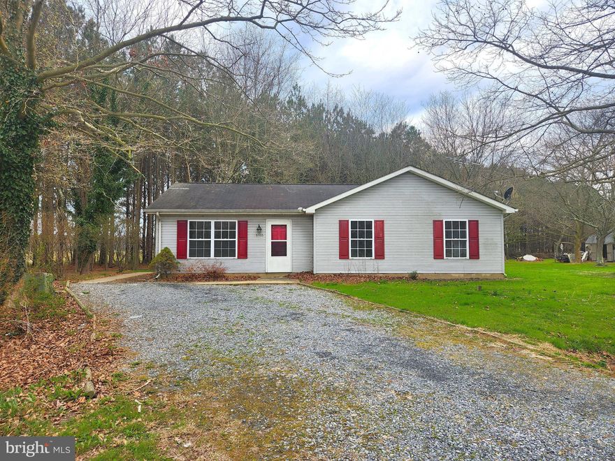 Charming Ranch style home in Edesville East! This three bedroom 2.5 bath home offers the rural lifestyle with amenities of public water & sewer. Enjoy one level living with all rooms in your home. The spacious living room has carpeted floors & large windows offering lots of natural light. The country kitchen has plentiful cabinetry & table space for large gatherings. The primary bedroom has a half bath while the full bath has a tub shower combination. Two additional bedrooms are down the hall & are also carpeted. The town of Rock Hall is just a short drive away to enjoy a public beach, quaint shopping, seafood restaurants, & seasonal festivities. This property is being sold as-is, property is lender-owned and US Bank is making no
representations or warranties.